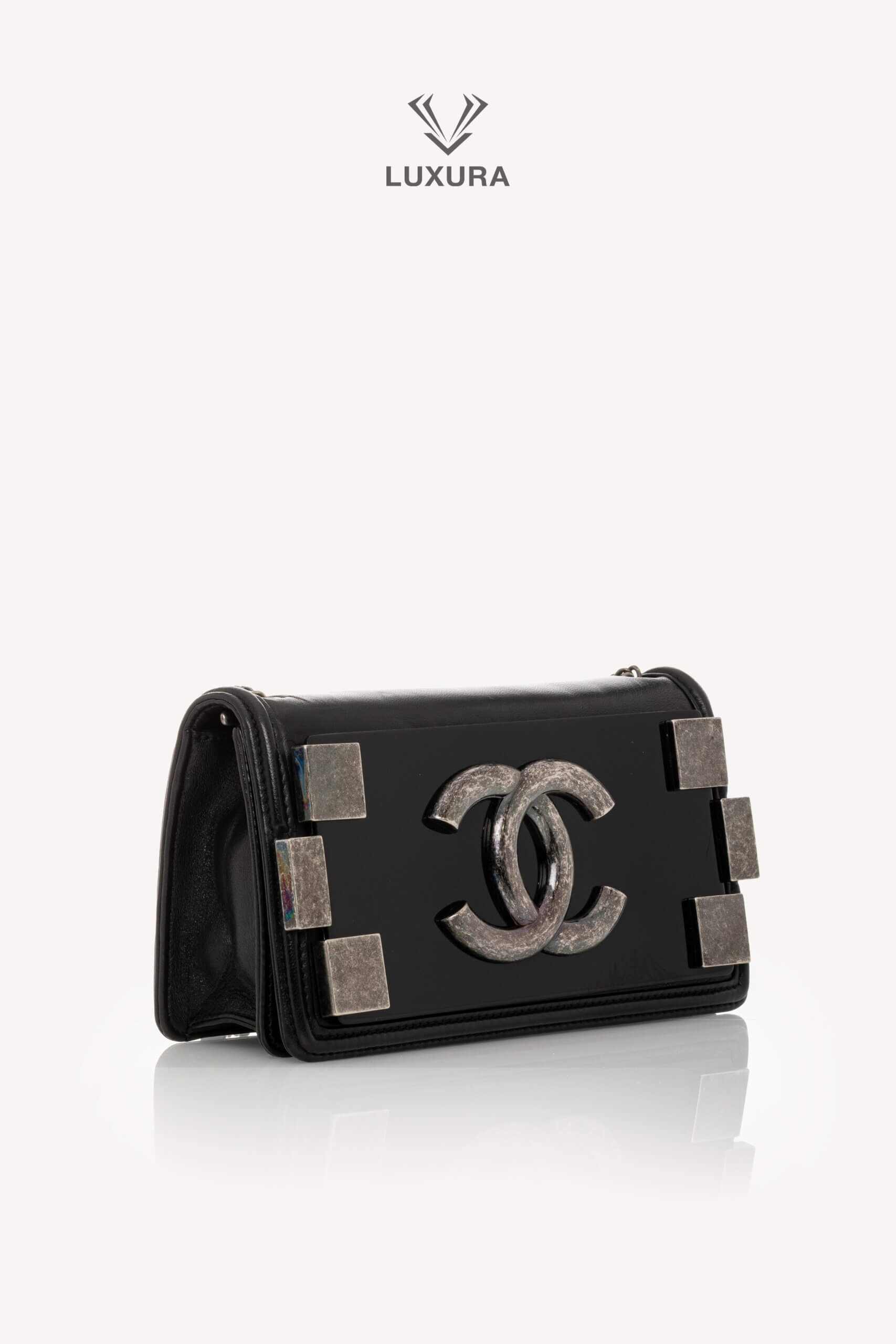 <span style="font-size: 10px;letter-spacing: .15em">HARD TO FIND</span><br> <strong>CHANEL</strong><br> <div style="margin-top:10px;font-size:16px">Boy Lego Brick Flap Bag Lambskin-PVC Black</div><br> - Image 3
