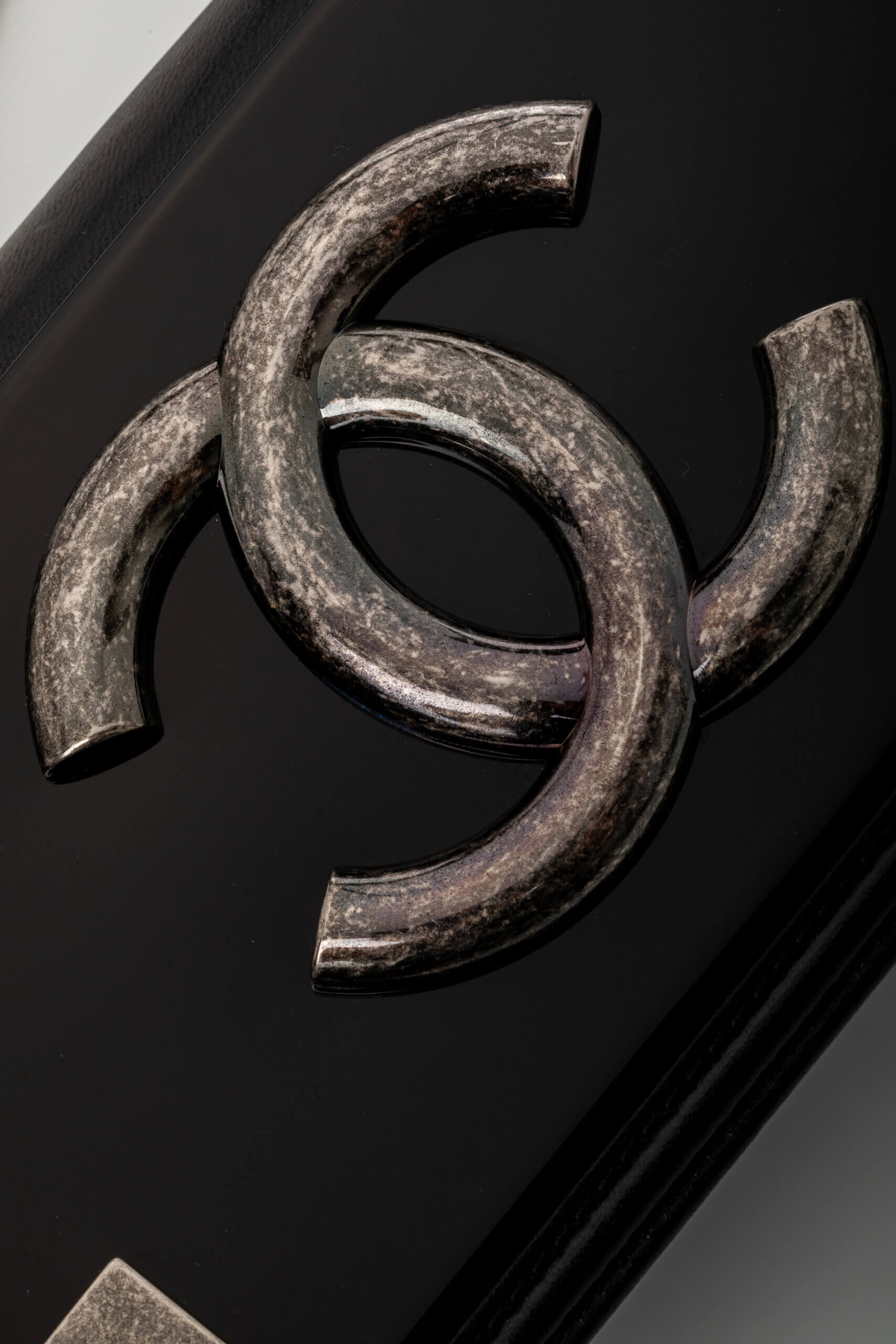 <span style="font-size: 10px;letter-spacing: .15em">HARD TO FIND</span><br> <strong>CHANEL</strong><br> <div style="margin-top:10px;font-size:16px">Boy Lego Brick Flap Bag Lambskin-PVC Black</div><br> - Image 11