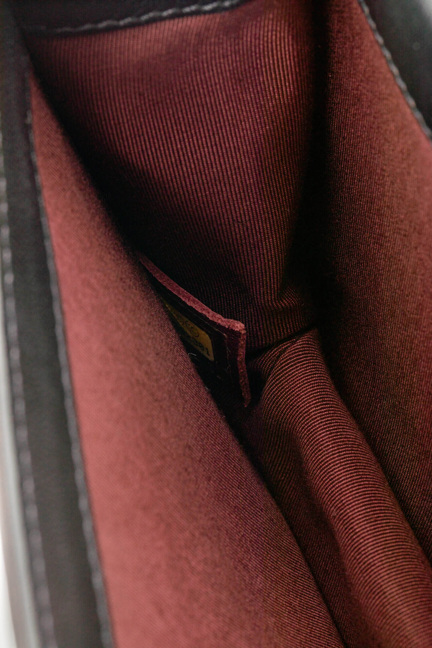 <span style="font-size: 10px;letter-spacing: .15em">HARD TO FIND</span><br> <strong>CHANEL</strong><br> <div style="margin-top:10px;font-size:16px">Boy Lego Brick Flap Bag Lambskin-PVC Black</div><br> - Image 21