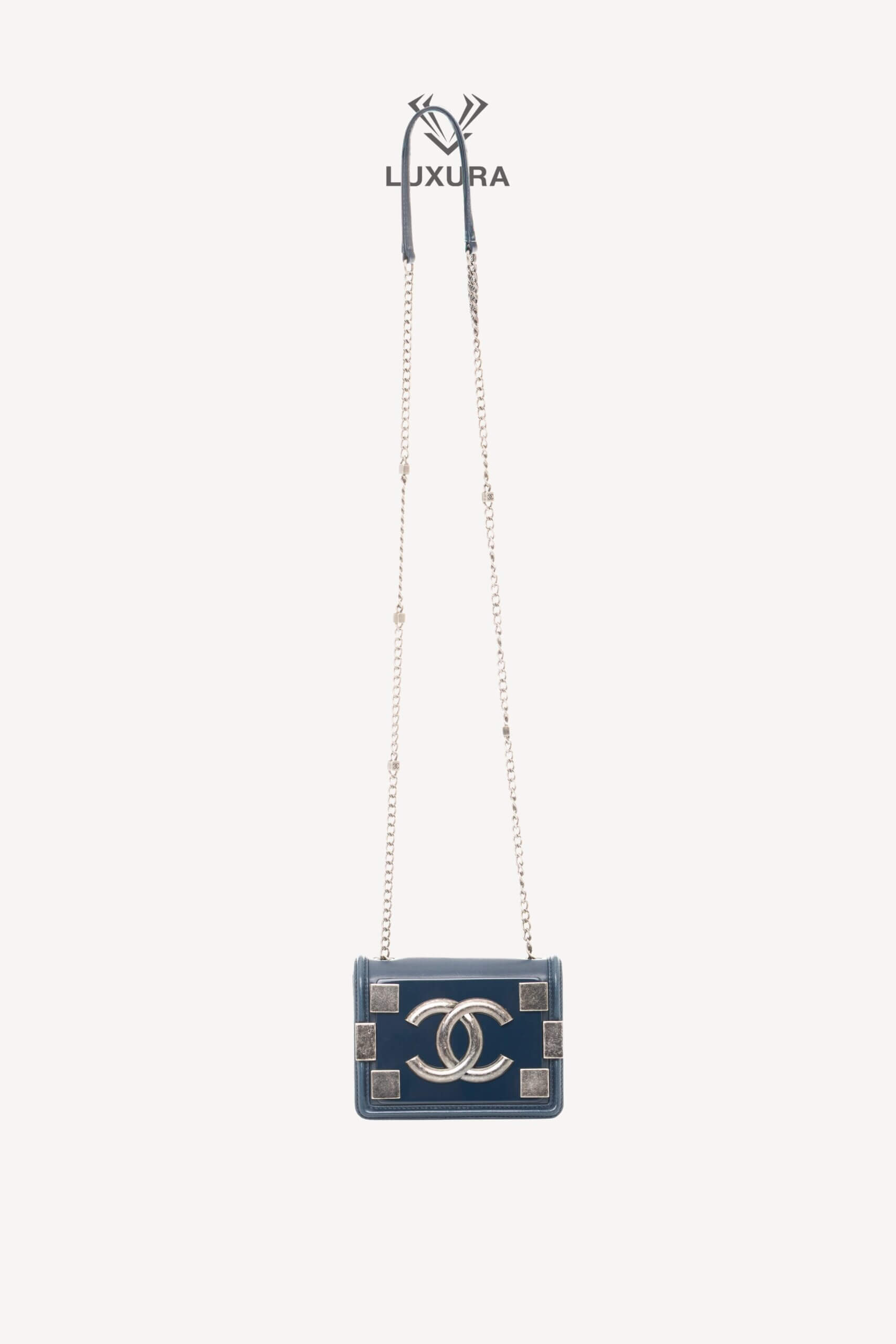 <span style="font-size: 10px;letter-spacing: .15em">HARD TO FIND</span><br> <strong>CHANEL</strong><br> <div style="margin-top:10px;font-size:16px">Mini Boy Lego Brick Lambskin-PVC Blue</div><br> - Image 5
