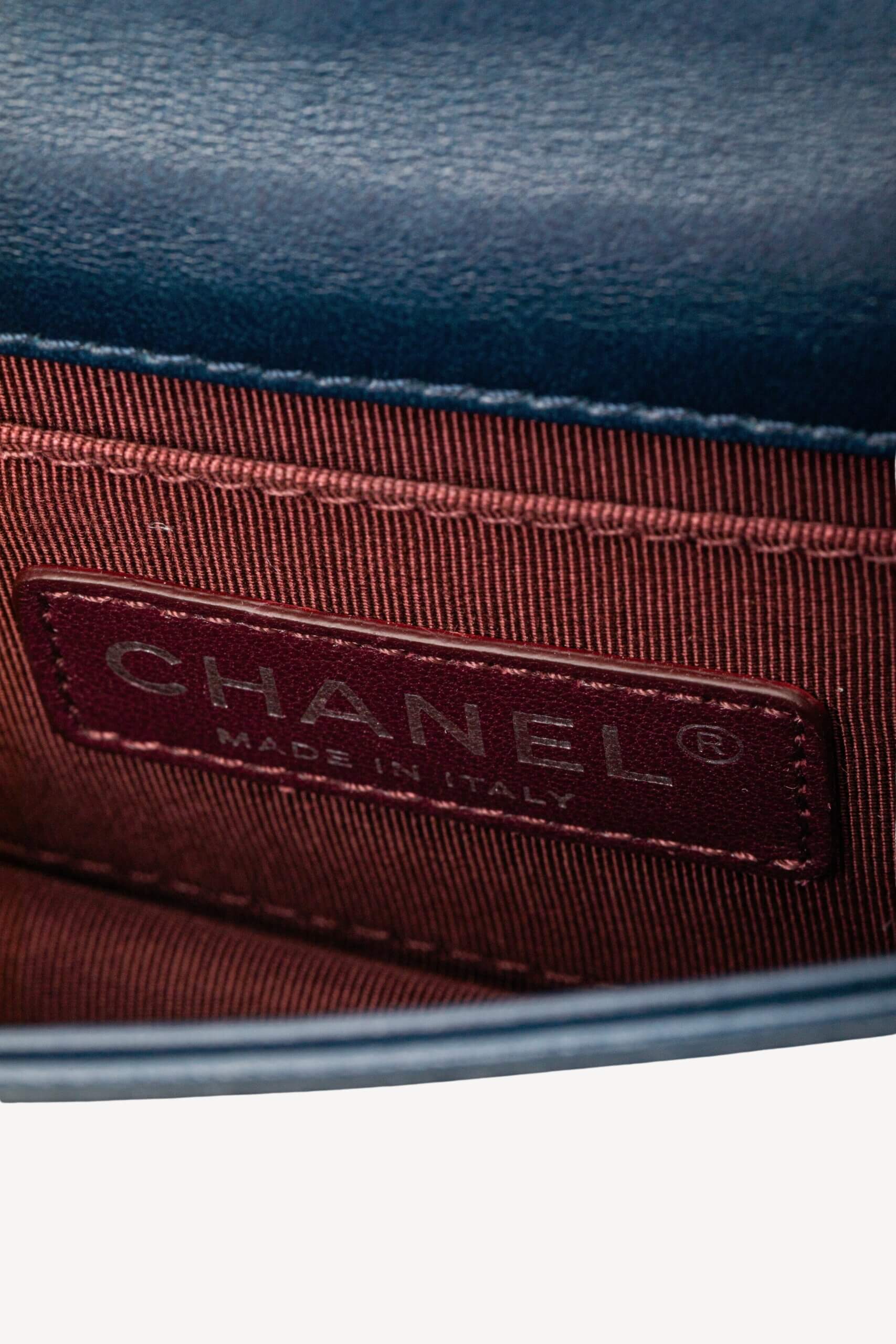 <span style="font-size: 10px;letter-spacing: .15em">HARD TO FIND</span><br> <strong>CHANEL</strong><br> <div style="margin-top:10px;font-size:16px">Mini Boy Lego Brick Lambskin-PVC Blue</div><br> - Image 20