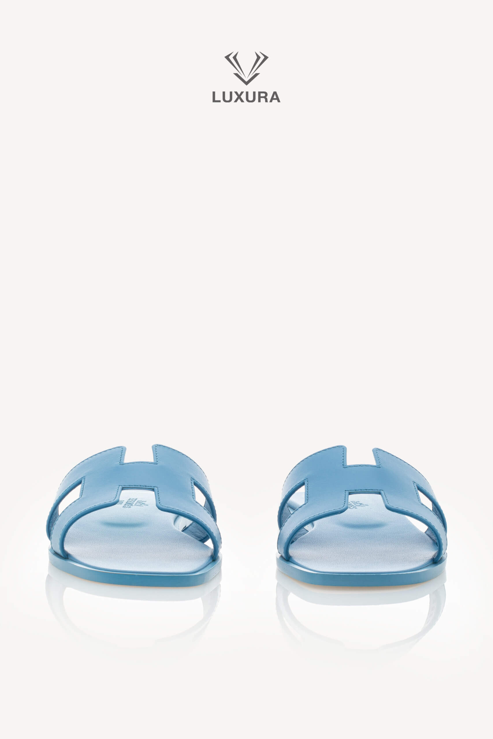 <span style="font-size: 10px;letter-spacing: .15em">HARD TO FIND</span><br>            <strong>HERMES</strong><br>            <div style="margin-top:10px;font-size:16px">Oran Sandal Bleu Cameo 36</div><br> - Image 5