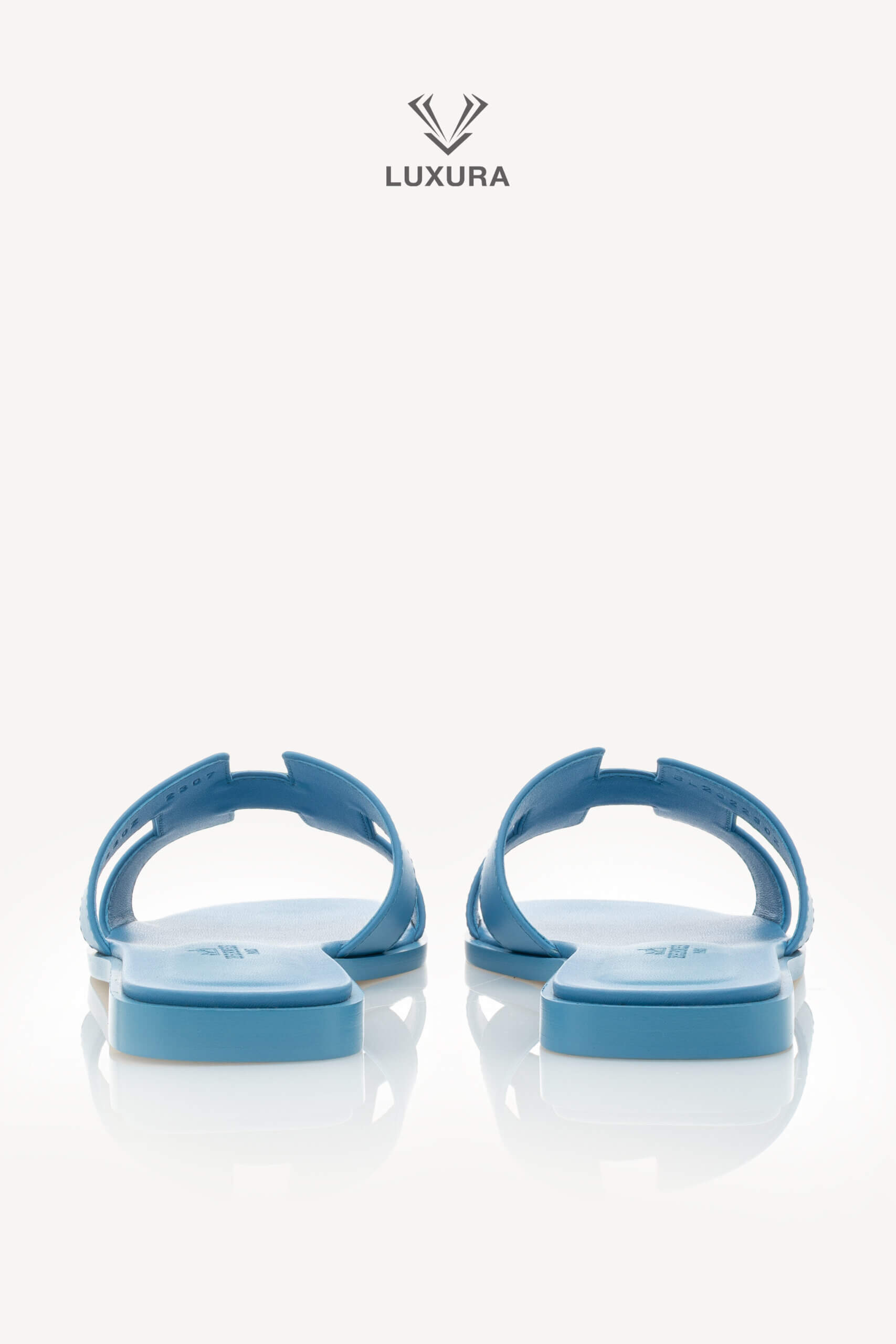 <span style="font-size: 10px;letter-spacing: .15em">HARD TO FIND</span><br>            <strong>HERMES</strong><br>            <div style="margin-top:10px;font-size:16px">Oran Sandal Bleu Cameo 36</div><br> - Image 6