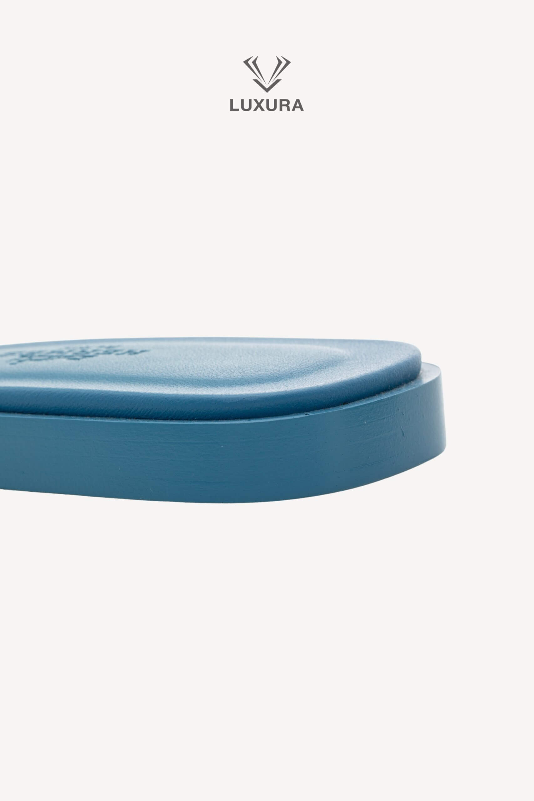 <span style="font-size: 10px;letter-spacing: .15em">HARD TO FIND</span><br>            <strong>HERMES</strong><br>            <div style="margin-top:10px;font-size:16px">Oran Sandal Bleu Cameo 36</div><br> - Image 17