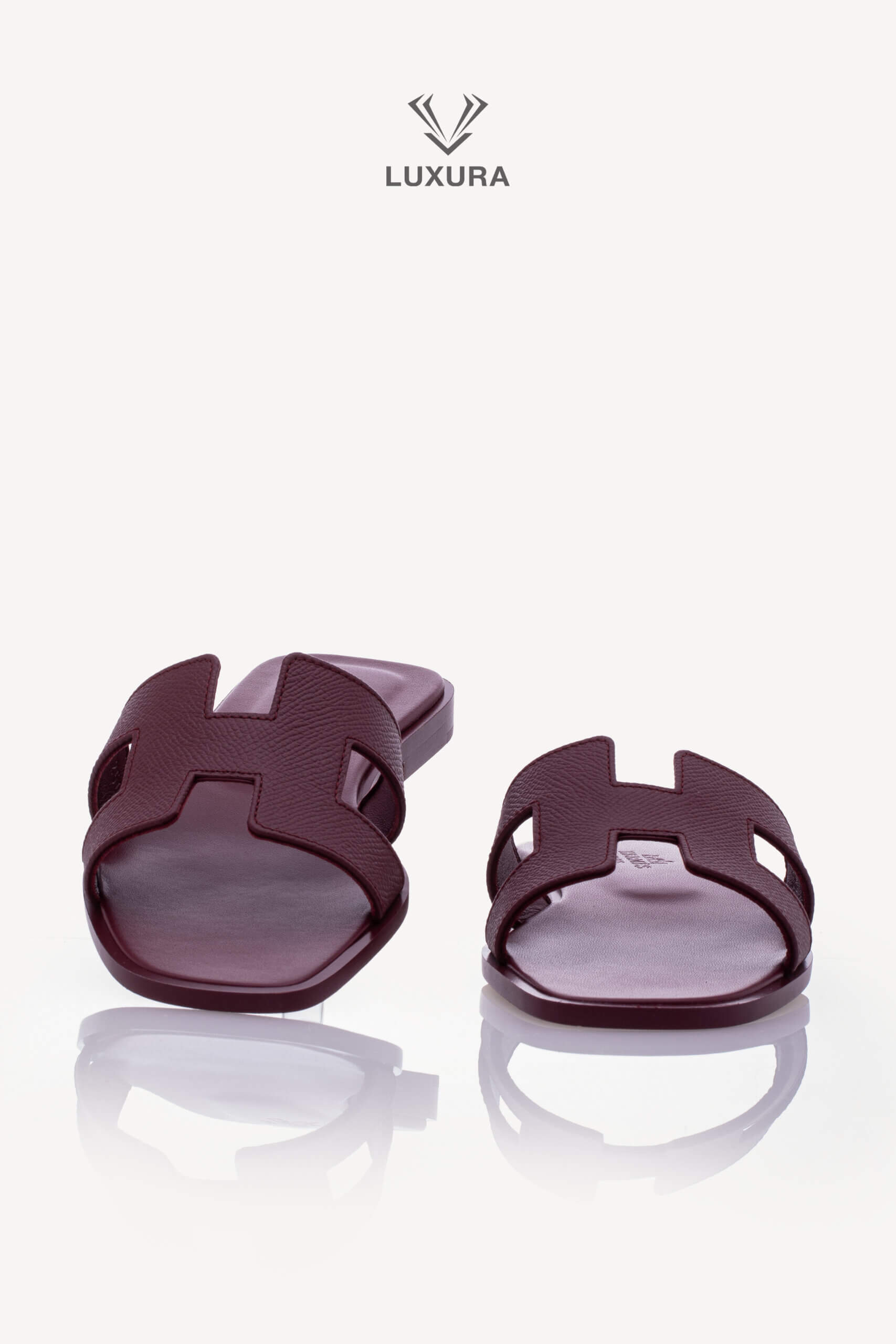 <span style="font-size: 10px;letter-spacing: .15em">HARD TO FIND</span><br>            <strong>HERMES</strong><br>            <div style="margin-top:10px;font-size:16px">Oran Sandal Rouge H 36 ( true size 35 )</div><br> - Image 4