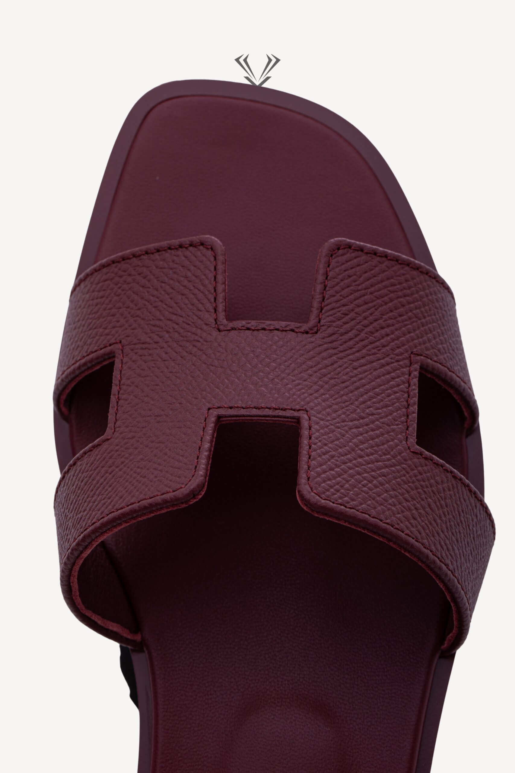 <span style="font-size: 10px;letter-spacing: .15em">HARD TO FIND</span><br>            <strong>HERMES</strong><br>            <div style="margin-top:10px;font-size:16px">Oran Sandal Rouge H 36 ( true size 35 )</div><br> - Image 12