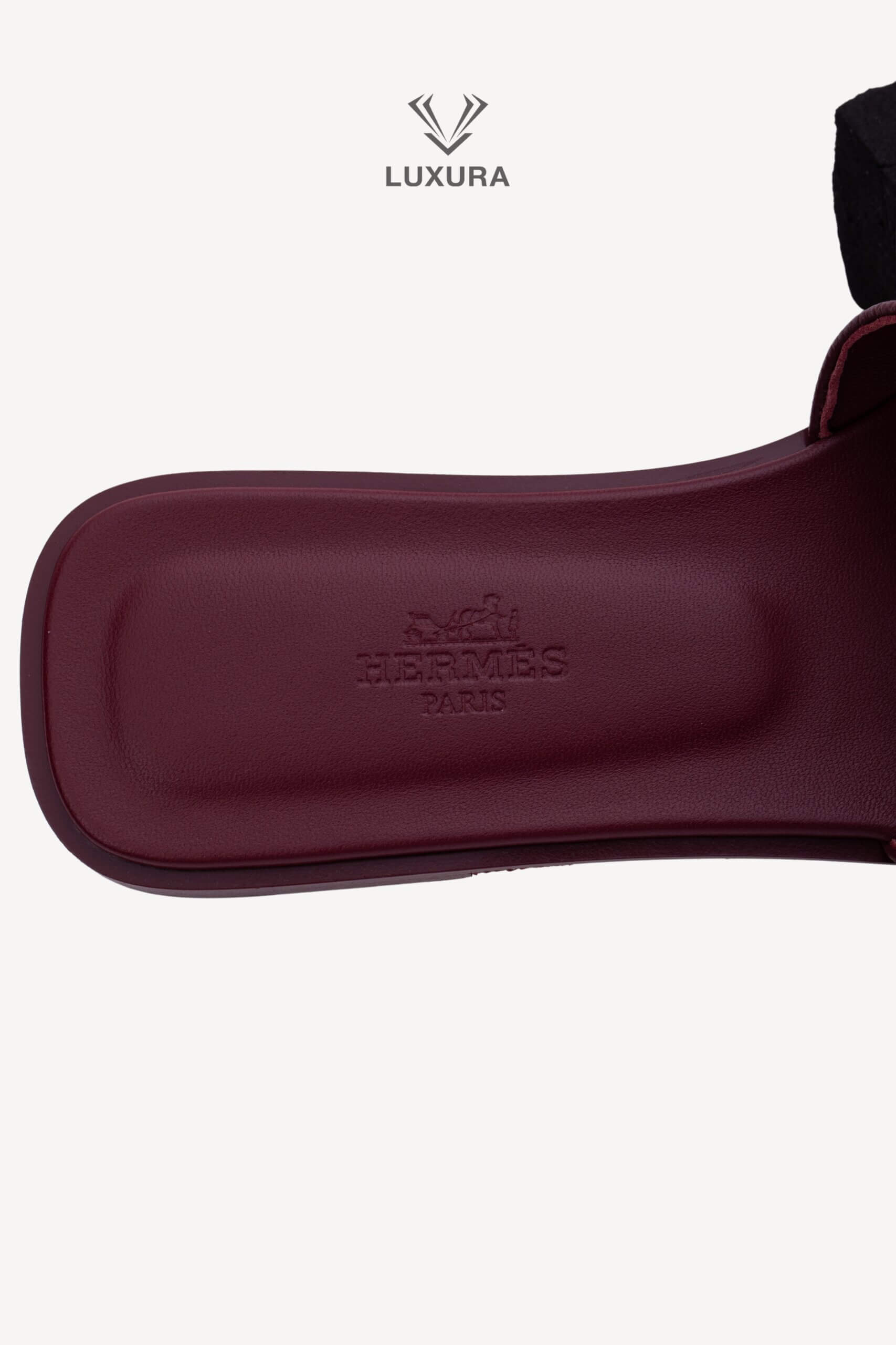 <span style="font-size: 10px;letter-spacing: .15em">HARD TO FIND</span><br>            <strong>HERMES</strong><br>            <div style="margin-top:10px;font-size:16px">Oran Sandal Rouge H 36 ( true size 35 )</div><br> - Image 16