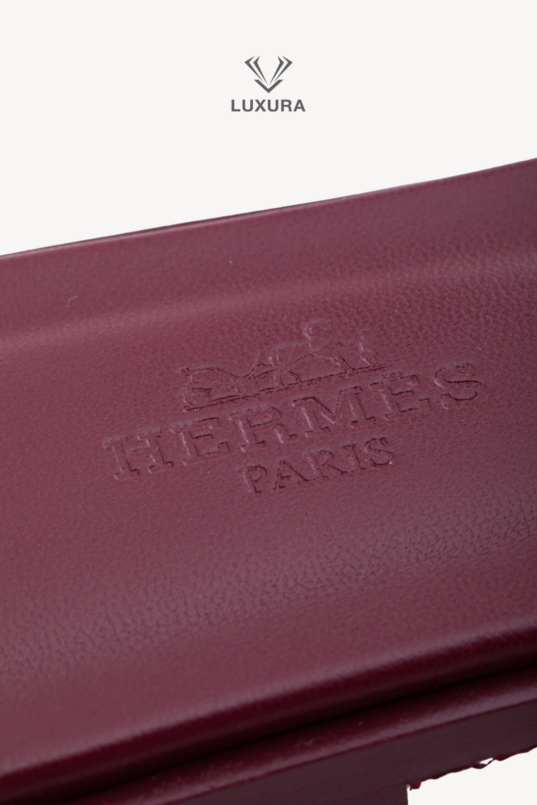 <span style="font-size: 10px;letter-spacing: .15em">HARD TO FIND</span><br>            <strong>HERMES</strong><br>            <div style="margin-top:10px;font-size:16px">Oran Sandal Rouge H 36 ( true size 35 )</div><br> - Image 19