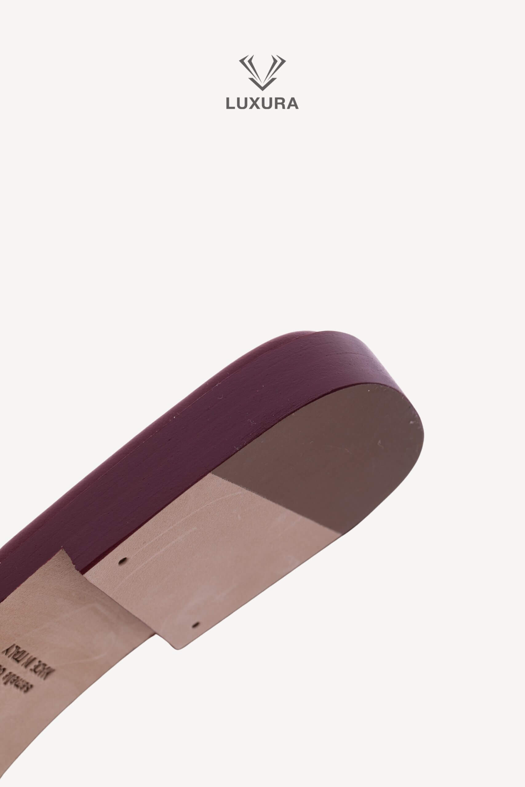 <span style="font-size: 10px;letter-spacing: .15em">HARD TO FIND</span><br>            <strong>HERMES</strong><br>            <div style="margin-top:10px;font-size:16px">Oran Sandal Rouge H 36 ( true size 35 )</div><br> - Image 17