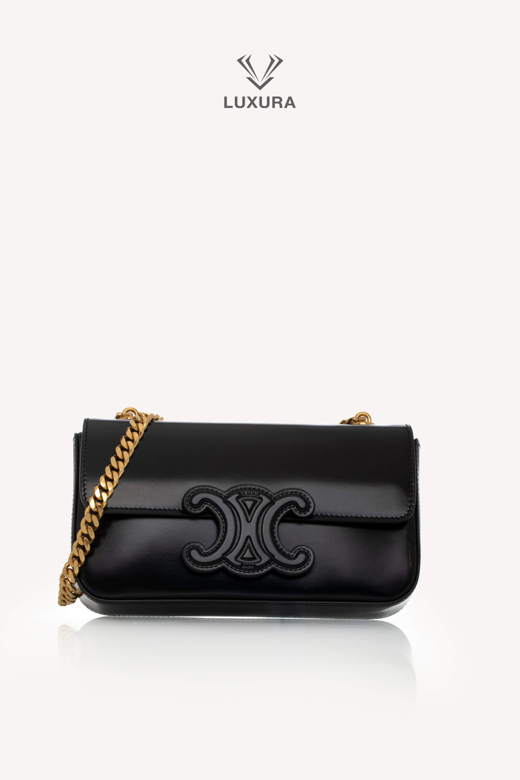 <span style="font-size: 10px;letter-spacing: .15em">HARD TO FIND</span><br>            <strong>CELINE</strong><br>            <div style="margin-top:10px;font-size:16px">Triomphe Chain Shoulder Bag Smooth Calfskin Black</div><br>