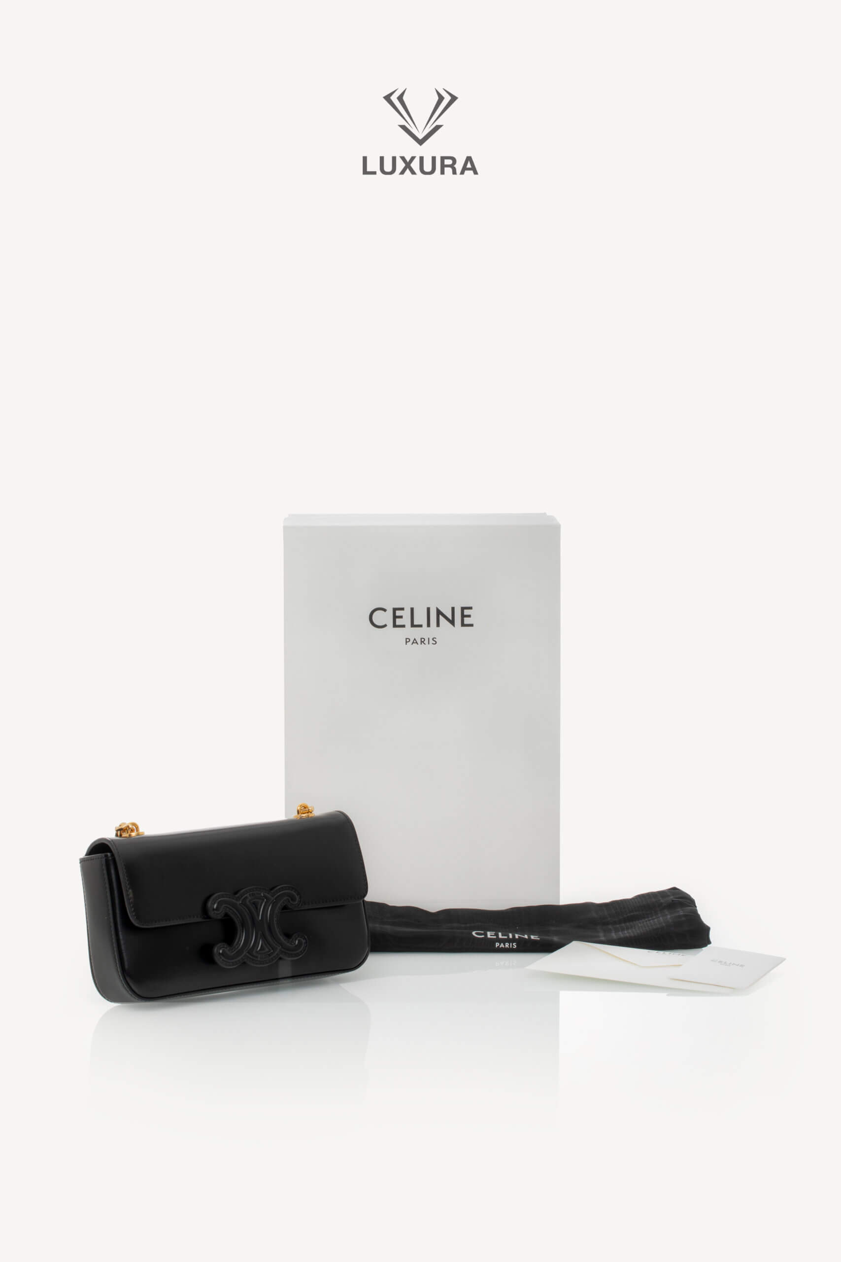 <span style="font-size: 10px;letter-spacing: .15em">HARD TO FIND</span><br>            <strong>CELINE</strong><br>            <div style="margin-top:10px;font-size:16px">Triomphe Chain Shoulder Bag Smooth Calfskin Black</div><br> - Image 2