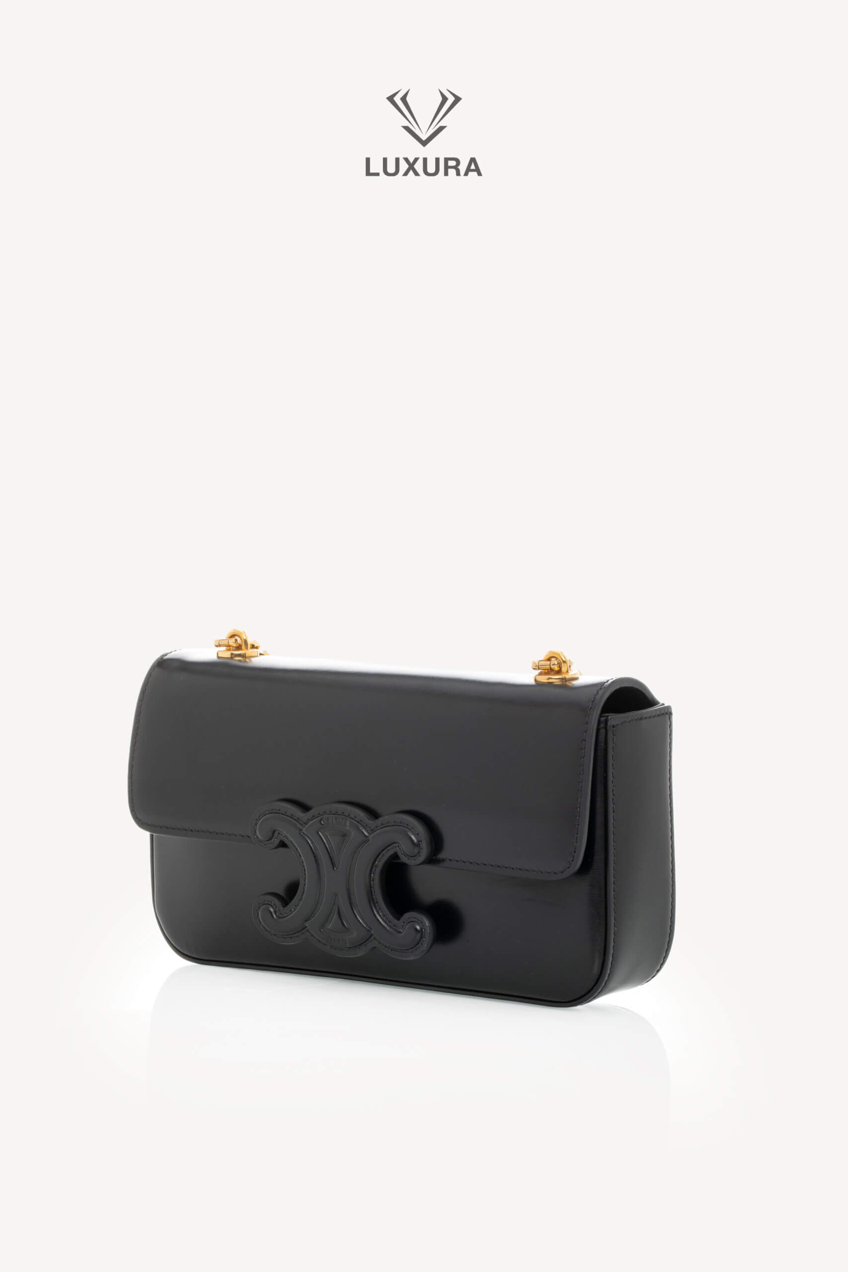 <span style="font-size: 10px;letter-spacing: .15em">HARD TO FIND</span><br>            <strong>CELINE</strong><br>            <div style="margin-top:10px;font-size:16px">Triomphe Chain Shoulder Bag Smooth Calfskin Black</div><br> - Image 8