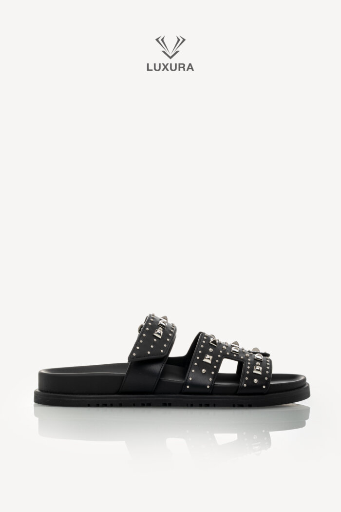 <span style="font-size: 10px;letter-spacing: .15em">HARD TO FIND</span><br>            <strong>HERMES</strong><br>            <div style="margin-top:10px;font-size:16px">Calfskin Medor Studded Chypre Sandals 38.5 Black</div><br>