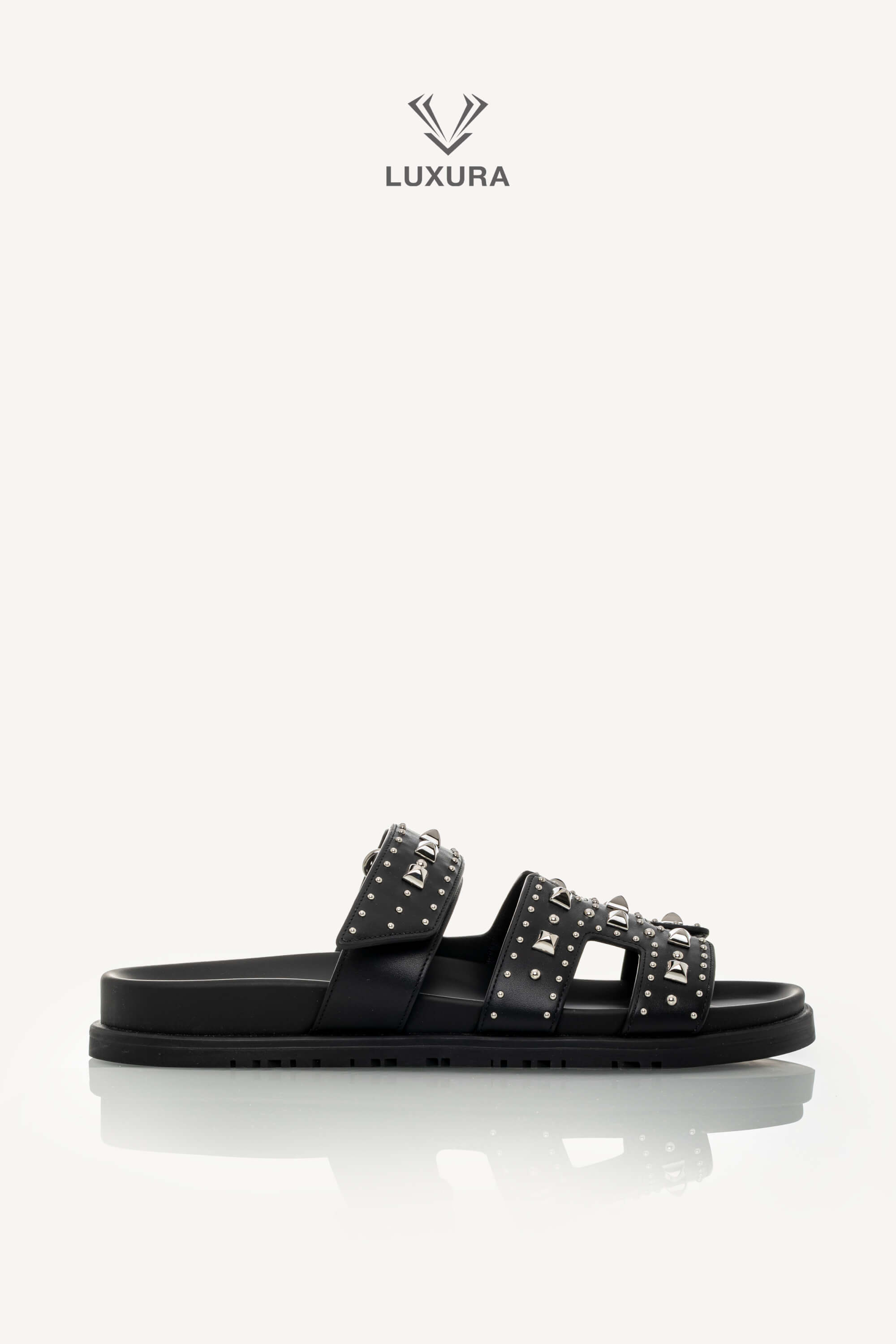 <span style="font-size: 10px;letter-spacing: .15em">HARD TO FIND</span><br>            <strong>HERMES</strong><br>            <div style="margin-top:10px;font-size:16px">Calfskin Medor Studded Chypre Sandals 38.5 Black</div><br>