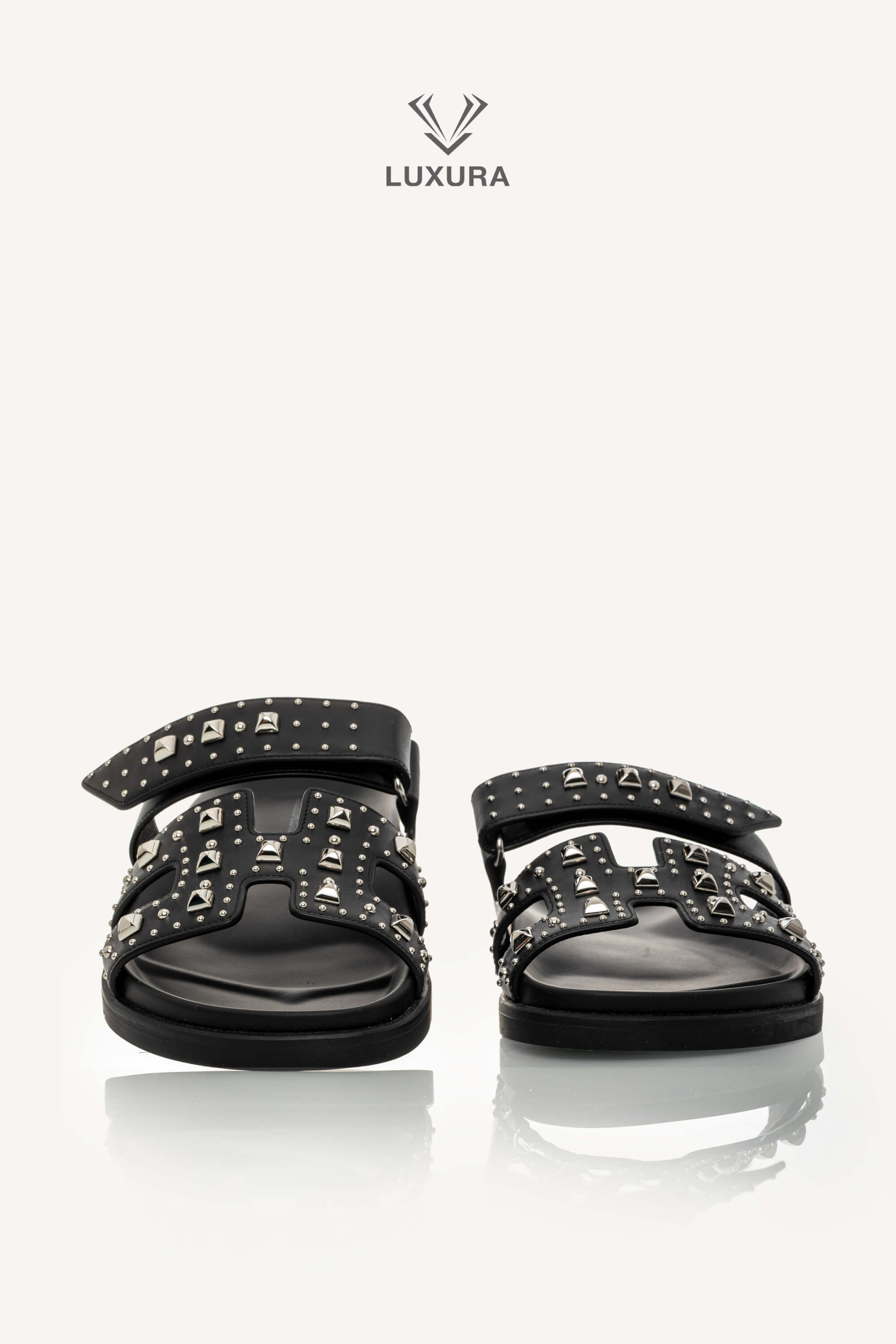 <span style="font-size: 10px;letter-spacing: .15em">HARD TO FIND</span><br>            <strong>HERMES</strong><br>            <div style="margin-top:10px;font-size:16px">Calfskin Medor Studded Chypre Sandals 38.5 Black</div><br> - Image 5