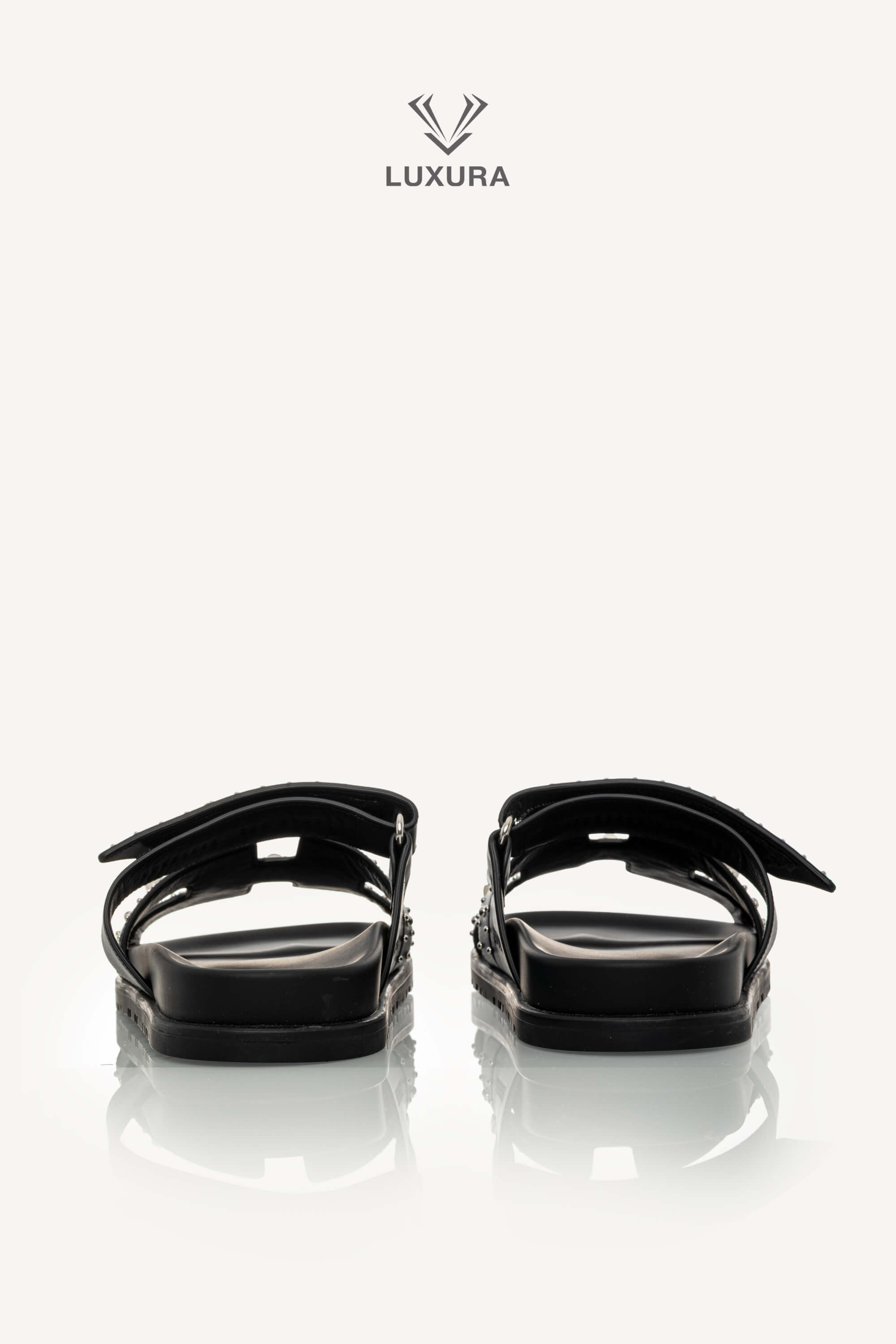 <span style="font-size: 10px;letter-spacing: .15em">HARD TO FIND</span><br>            <strong>HERMES</strong><br>            <div style="margin-top:10px;font-size:16px">Calfskin Medor Studded Chypre Sandals 38.5 Black</div><br> - Image 8
