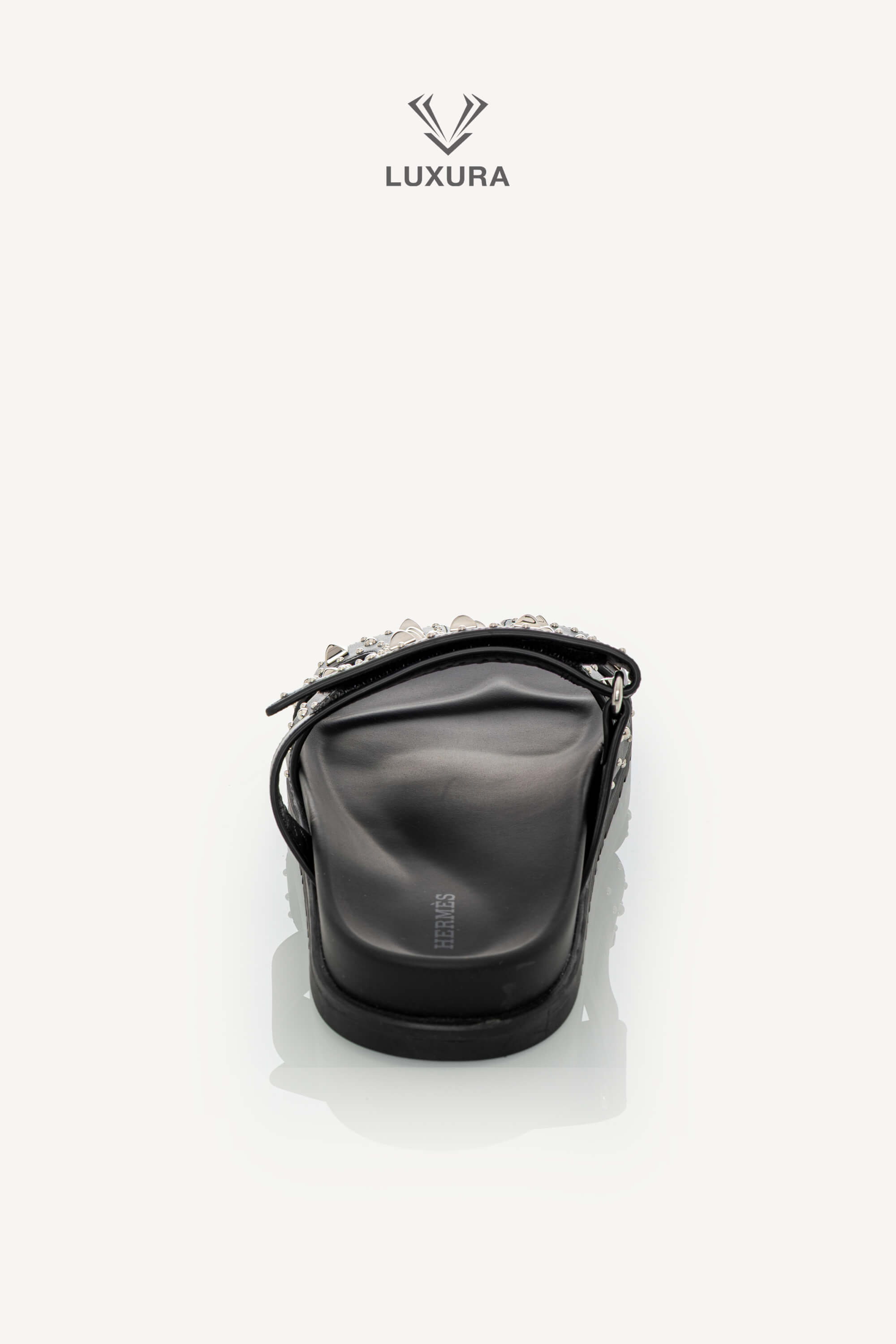 <span style="font-size: 10px;letter-spacing: .15em">HARD TO FIND</span><br>            <strong>HERMES</strong><br>            <div style="margin-top:10px;font-size:16px">Calfskin Medor Studded Chypre Sandals 38.5 Black</div><br> - Image 15