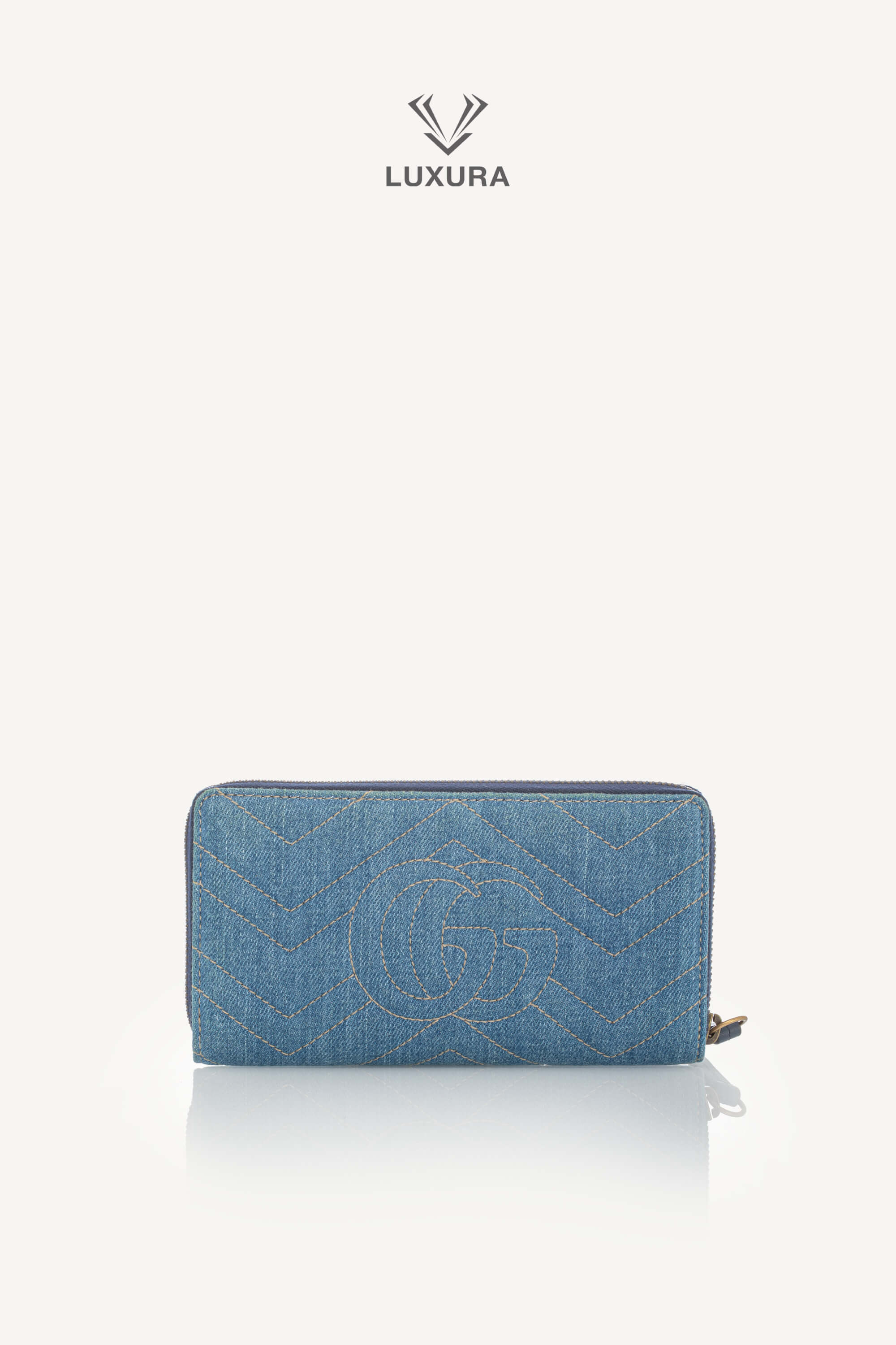 <span style="font-size: 10px;letter-spacing: .15em">HARD TO FIND</span><br>            <strong>GUCCI</strong><br>            <div style="margin-top:10px;font-size:16px">Denim Matelasse Pearly GG Marmont Zip Around Wallet Blue</div><br> - Image 5
