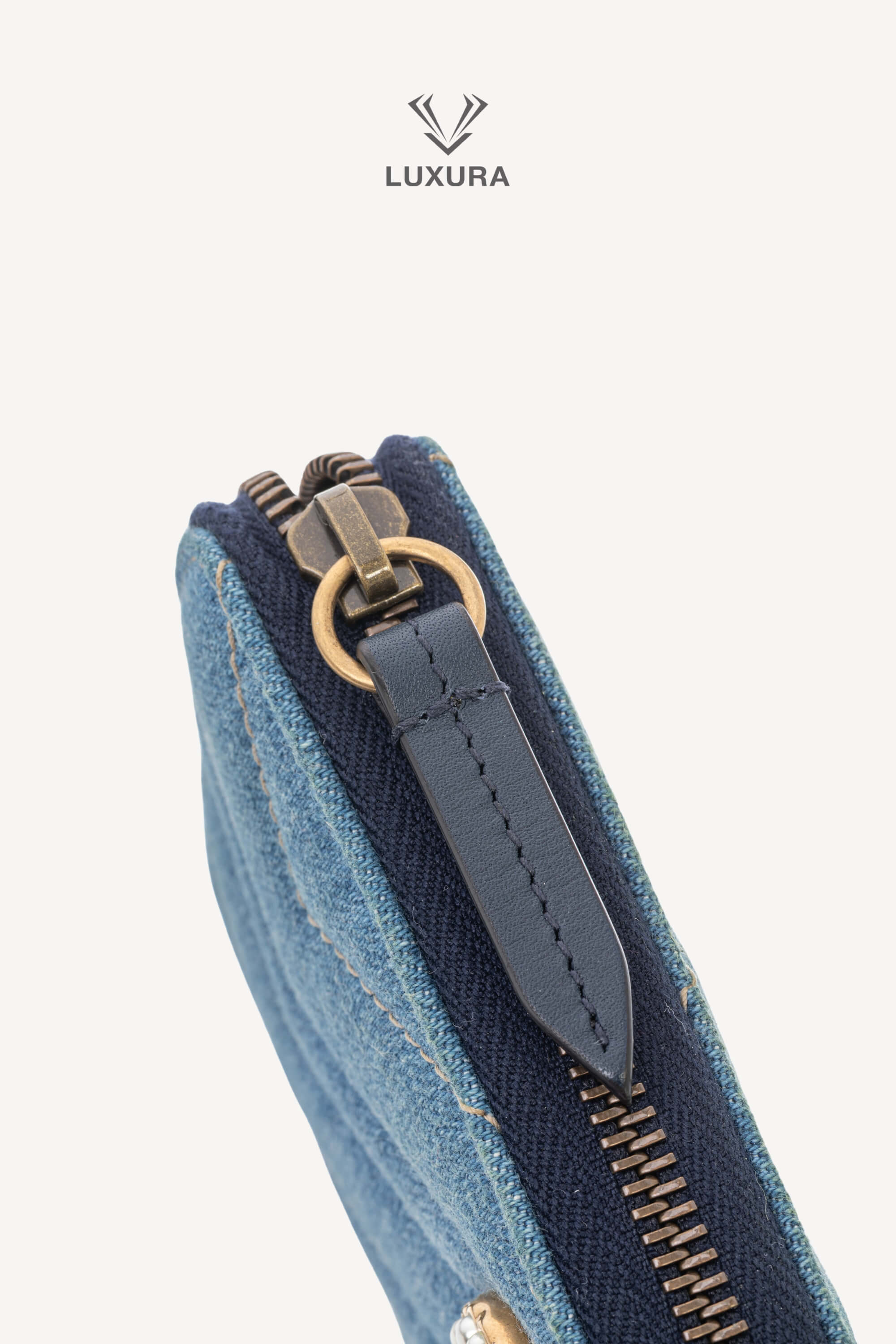 <span style="font-size: 10px;letter-spacing: .15em">HARD TO FIND</span><br>            <strong>GUCCI</strong><br>            <div style="margin-top:10px;font-size:16px">Denim Matelasse Pearly GG Marmont Zip Around Wallet Blue</div><br> - Image 8