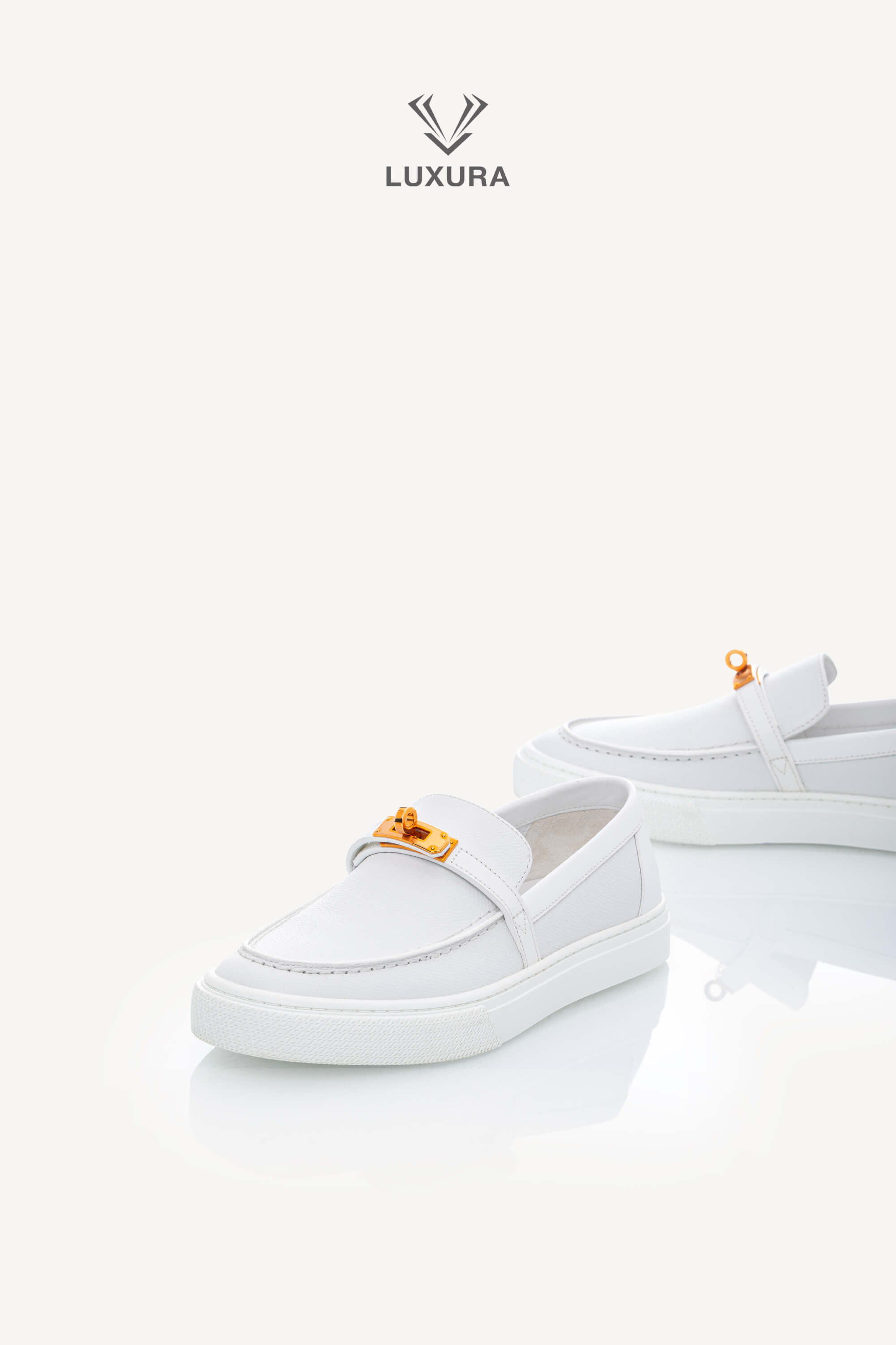 <span style="font-size: 10px;letter-spacing: .15em">HARD TO FIND</span><br> <strong>HERMES</strong><br> <div style="margin-top:10px;font-size:16px">Game Slip On Sneaker White 39.5</div><br> - Image 4