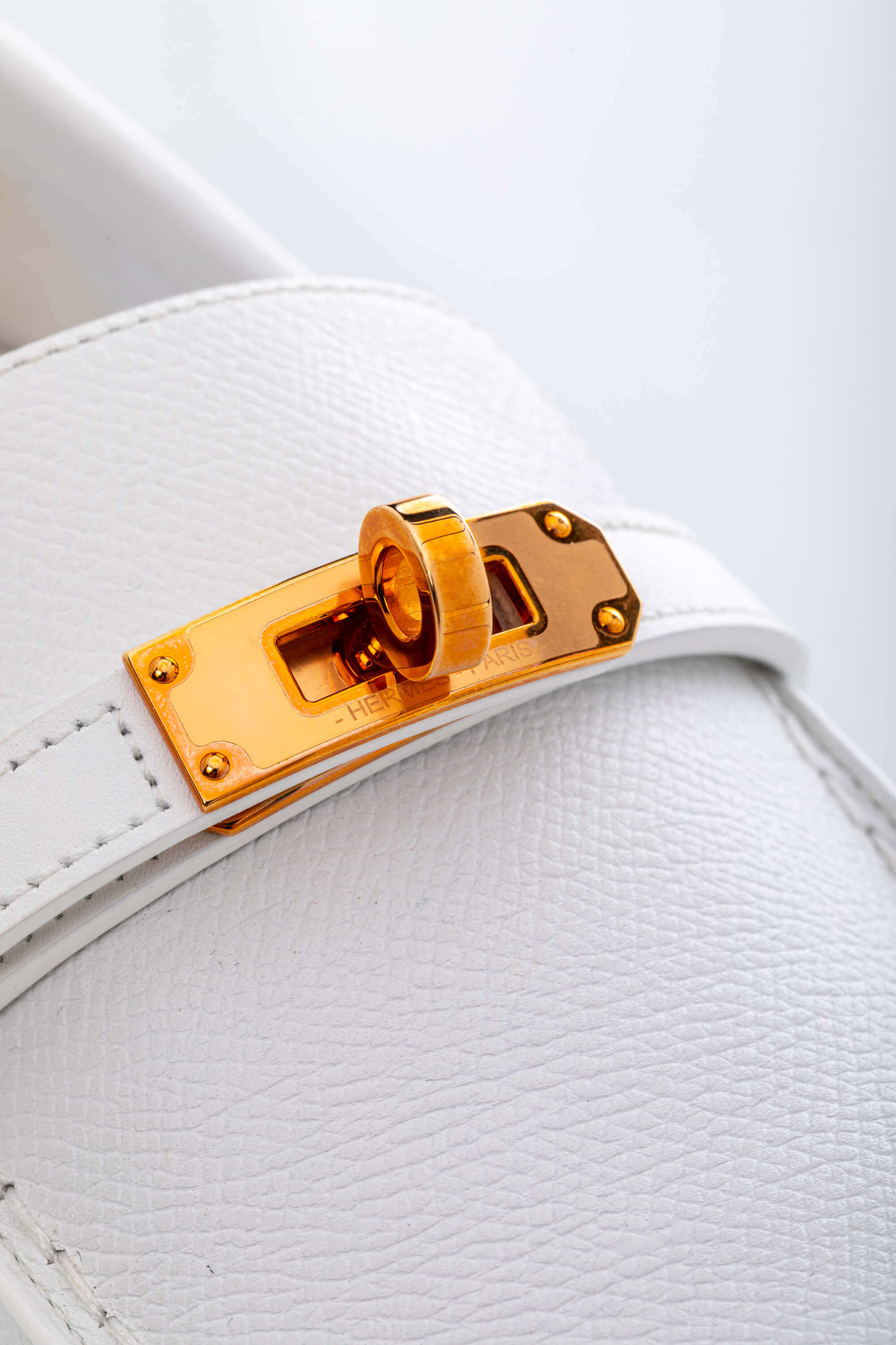 <span style="font-size: 10px;letter-spacing: .15em">HARD TO FIND</span><br> <strong>HERMES</strong><br> <div style="margin-top:10px;font-size:16px">Game Slip On Sneaker White 39.5</div><br> - Image 17