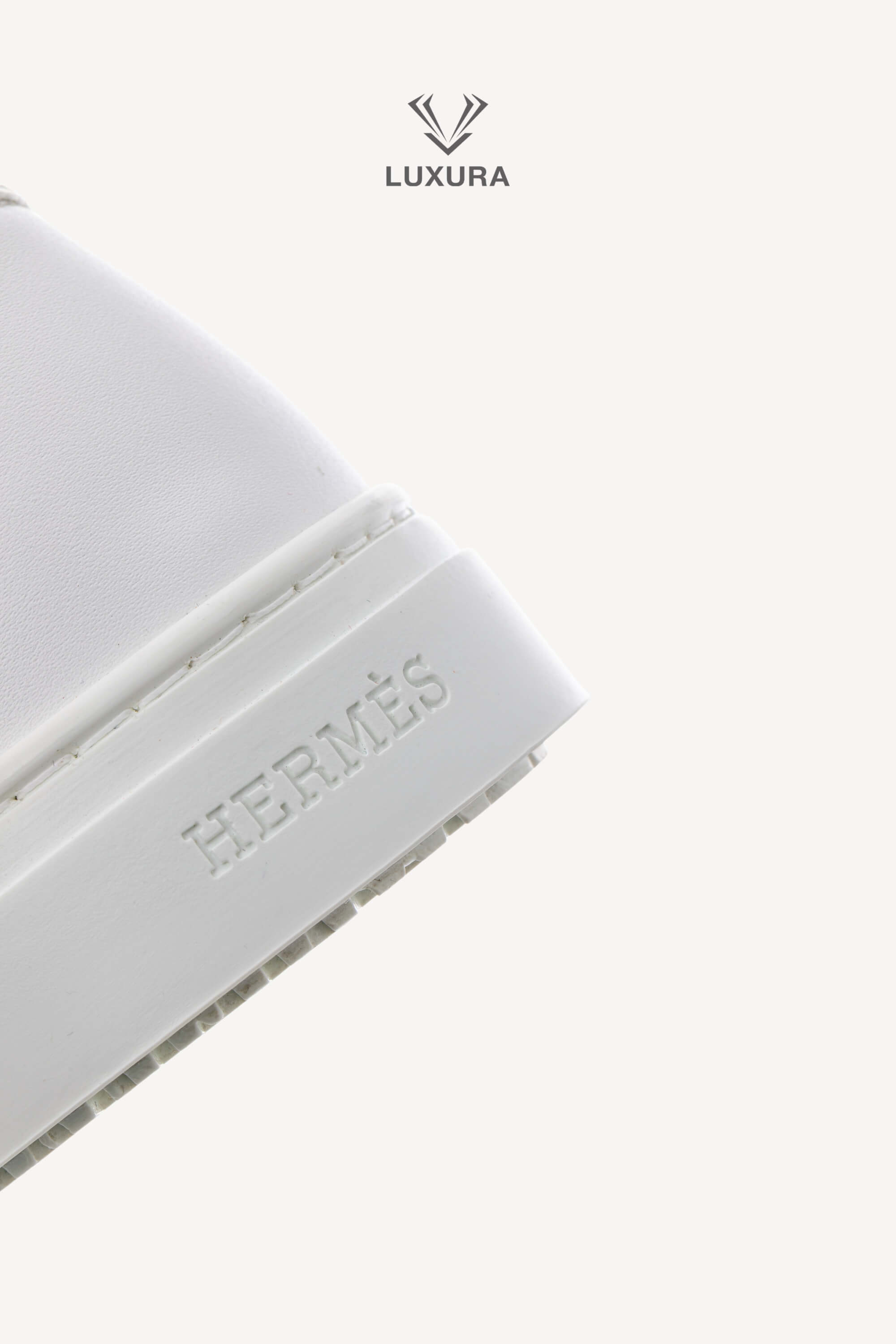 <span style="font-size: 10px;letter-spacing: .15em">HARD TO FIND</span><br> <strong>HERMES</strong><br> <div style="margin-top:10px;font-size:16px">Game Slip On Sneaker White 39.5</div><br> - Image 23