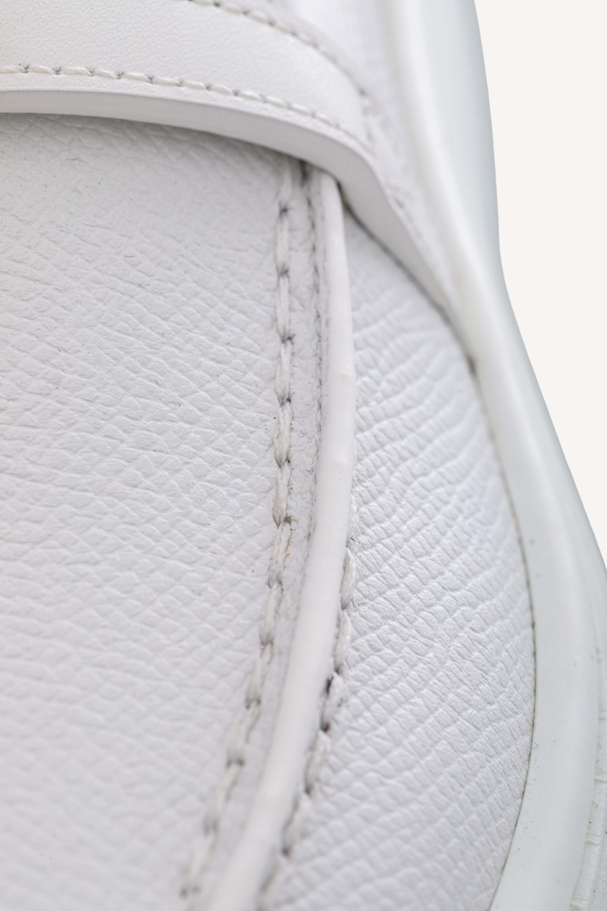 <span style="font-size: 10px;letter-spacing: .15em">HARD TO FIND</span><br> <strong>HERMES</strong><br> <div style="margin-top:10px;font-size:16px">Game Slip On Sneaker White 39.5</div><br> - Image 22