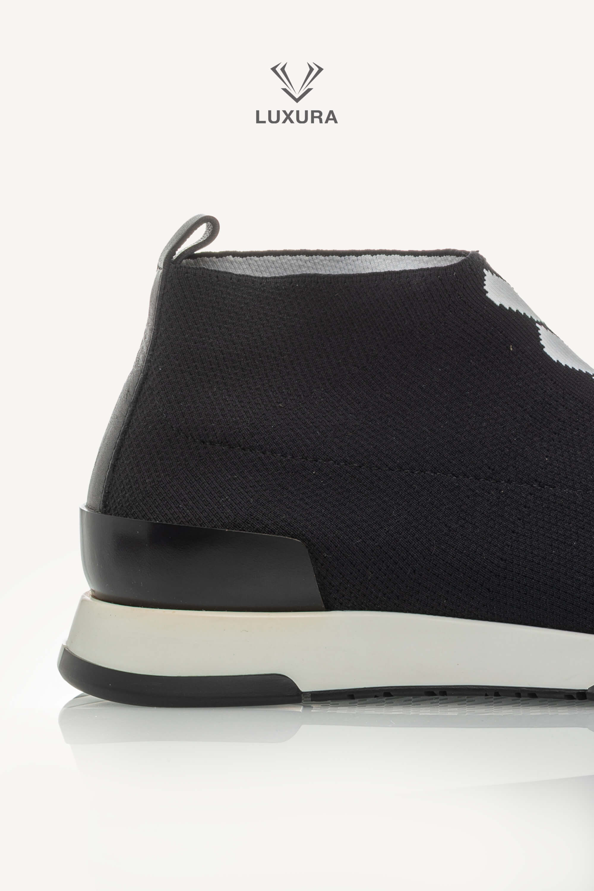 <span style="font-size: 10px;letter-spacing: .15em">BEST DEAL</span><br> <strong>HERMES</strong><br> <div style="margin-top:10px;font-size:16px">Volo Sneakers Black-White 36.5</div><br> - Image 14