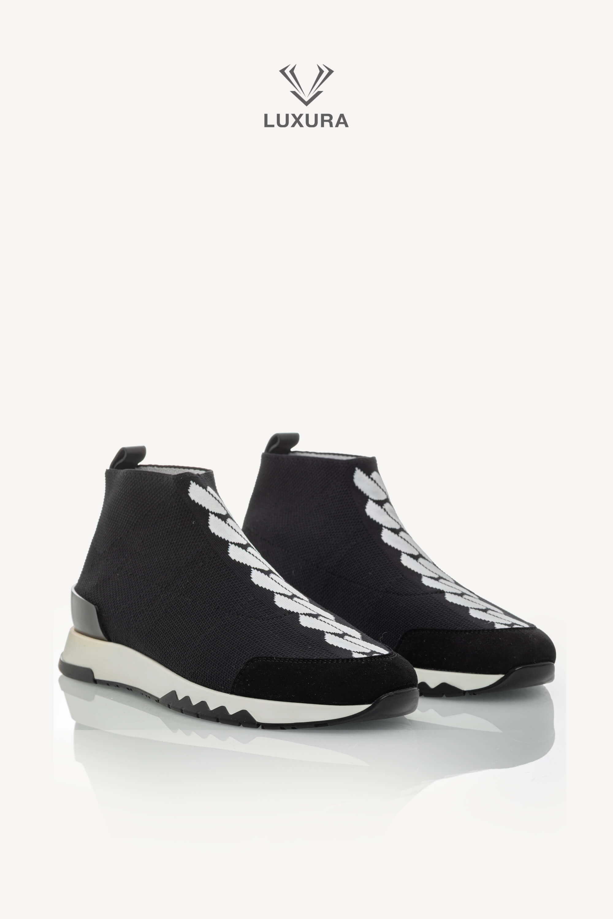<span style="font-size: 10px;letter-spacing: .15em">BEST DEAL</span><br> <strong>HERMES</strong><br> <div style="margin-top:10px;font-size:16px">Volo Sneakers Black-White 36.5</div><br> - Image 7