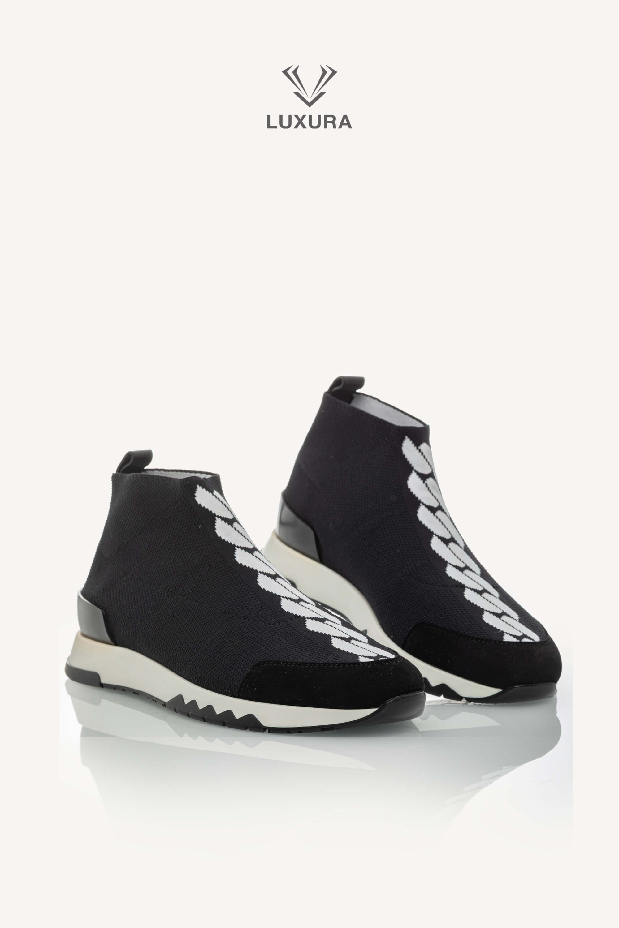 <span style="font-size: 10px;letter-spacing: .15em">BEST DEAL</span><br> <strong>HERMES</strong><br> <div style="margin-top:10px;font-size:16px">Volo Sneakers Black-White 36.5</div><br> - Image 8