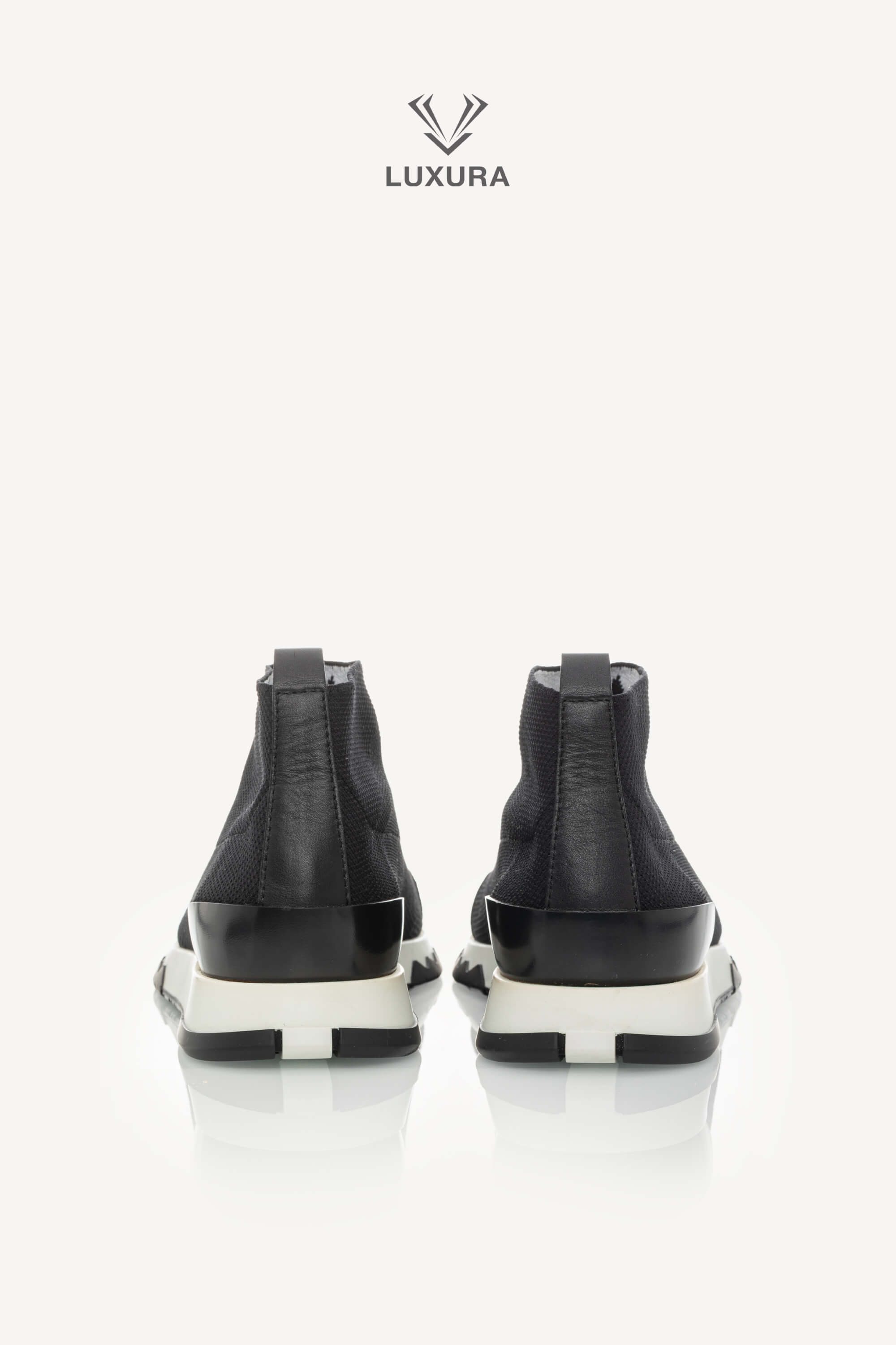 <span style="font-size: 10px;letter-spacing: .15em">BEST DEAL</span><br> <strong>HERMES</strong><br> <div style="margin-top:10px;font-size:16px">Volo Sneakers Black-White 36.5</div><br> - Image 9