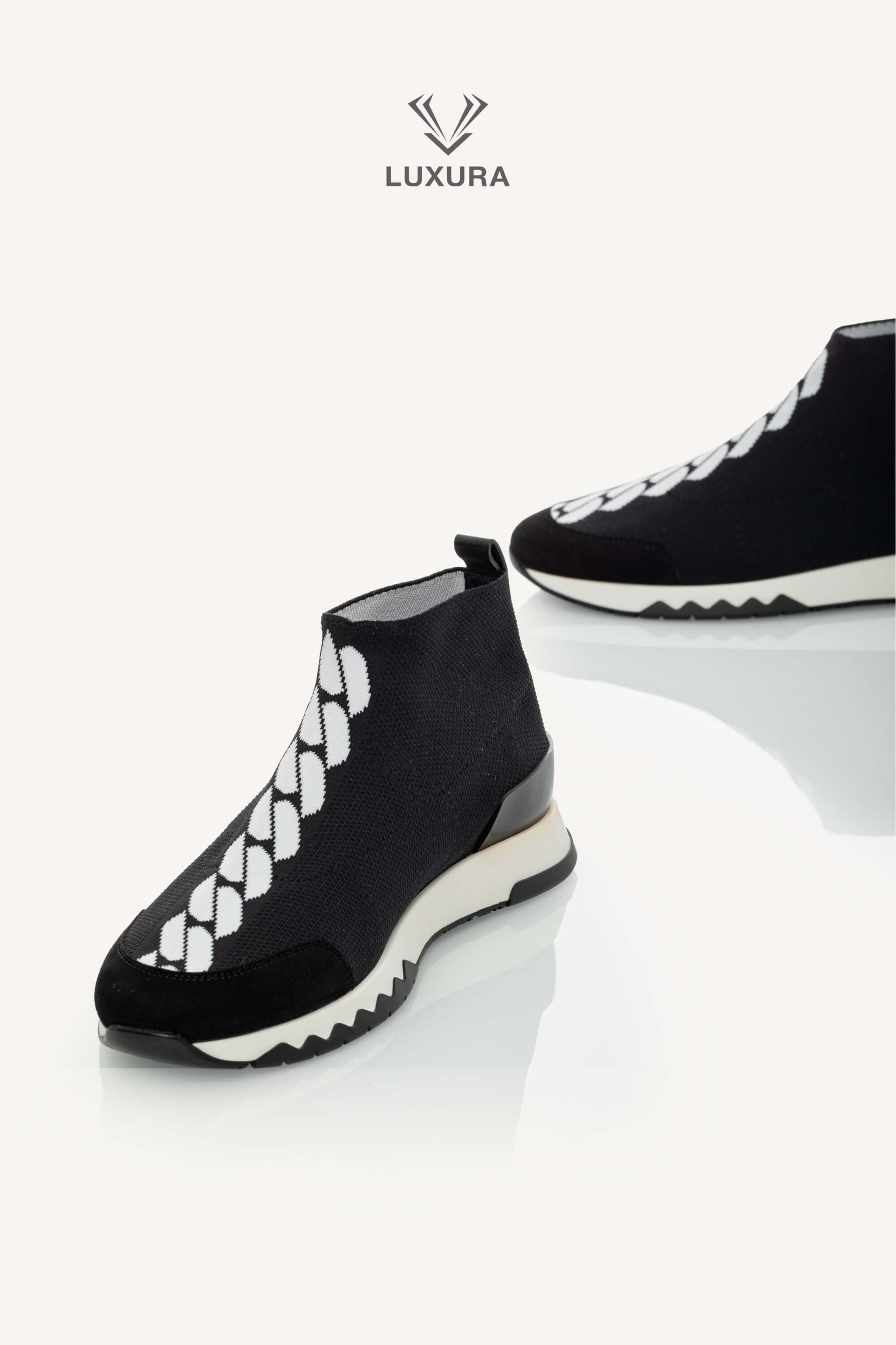 <span style="font-size: 10px;letter-spacing: .15em">BEST DEAL</span><br> <strong>HERMES</strong><br> <div style="margin-top:10px;font-size:16px">Volo Sneakers Black-White 36.5</div><br> - Image 3