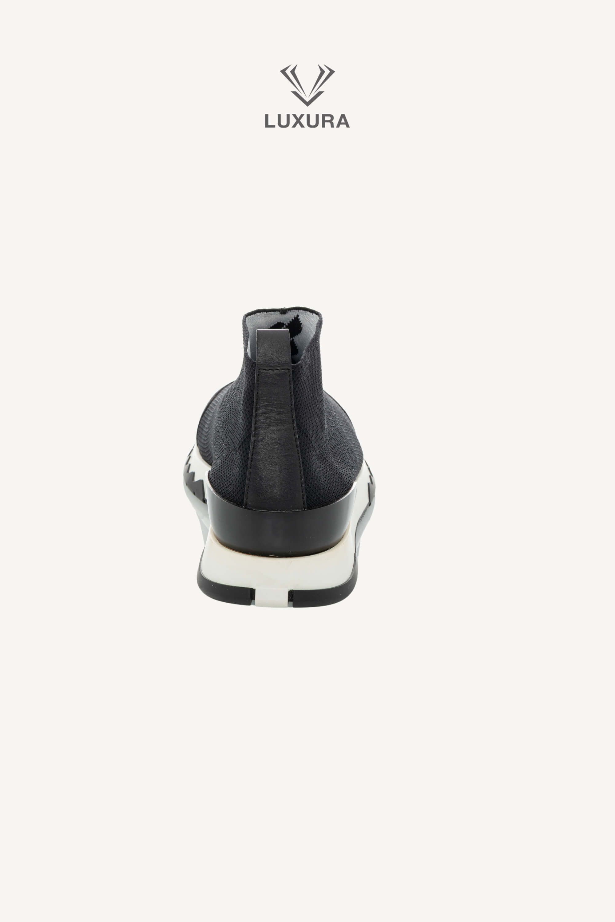 <span style="font-size: 10px;letter-spacing: .15em">BEST DEAL</span><br> <strong>HERMES</strong><br> <div style="margin-top:10px;font-size:16px">Volo Sneakers Black-White 36.5</div><br> - Image 11