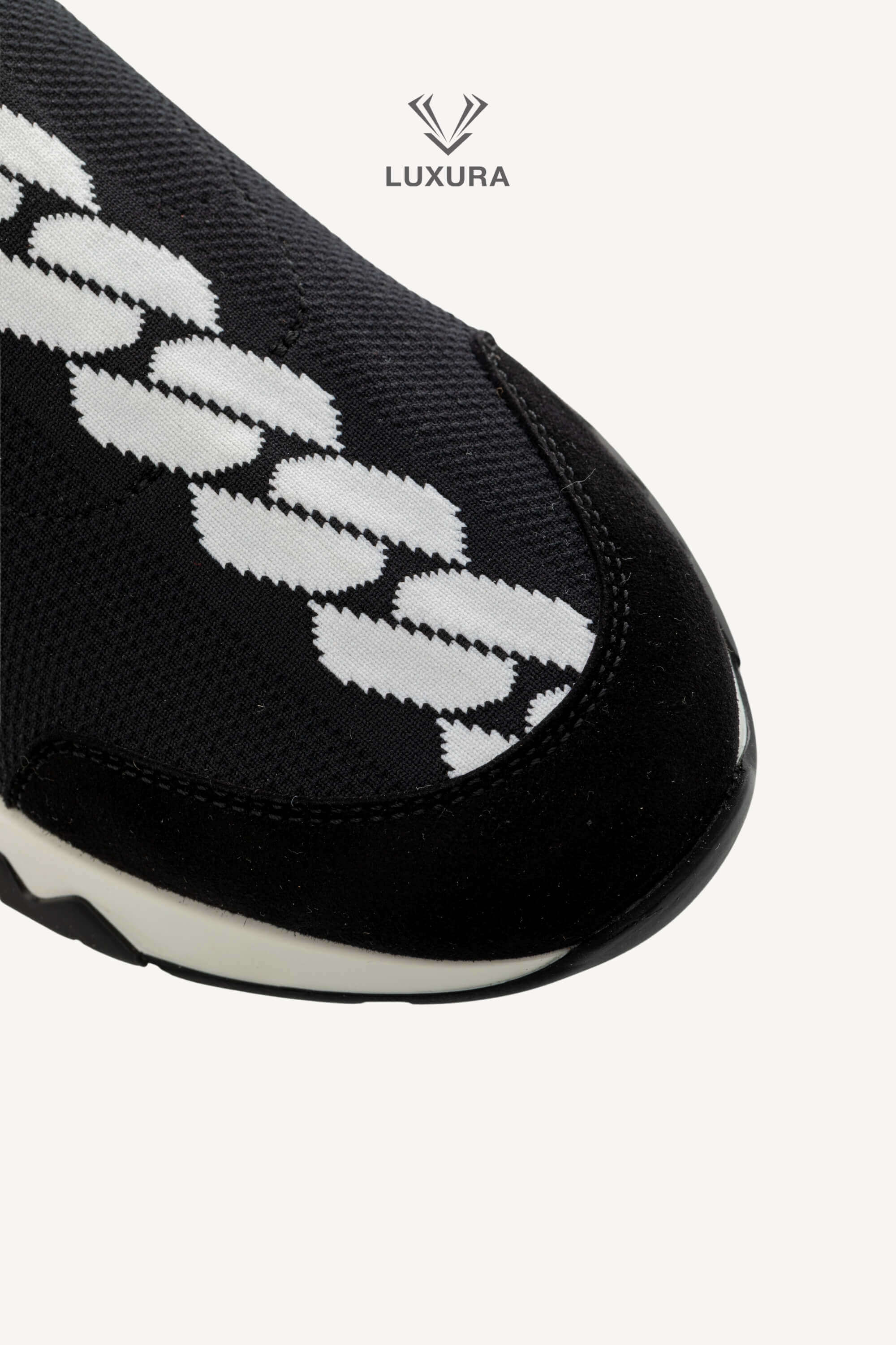 <span style="font-size: 10px;letter-spacing: .15em">BEST DEAL</span><br> <strong>HERMES</strong><br> <div style="margin-top:10px;font-size:16px">Volo Sneakers Black-White 36.5</div><br> - Image 13