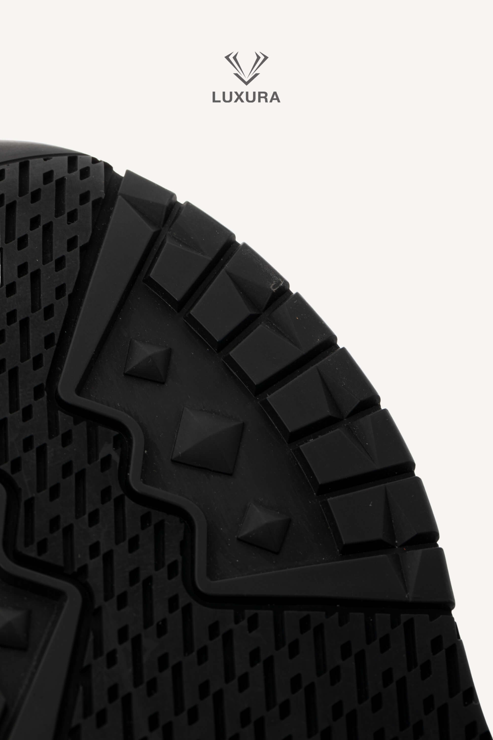 <span style="font-size: 10px;letter-spacing: .15em">BEST DEAL</span><br> <strong>HERMES</strong><br> <div style="margin-top:10px;font-size:16px">Volo Sneakers Black-White 36.5</div><br> - Image 21