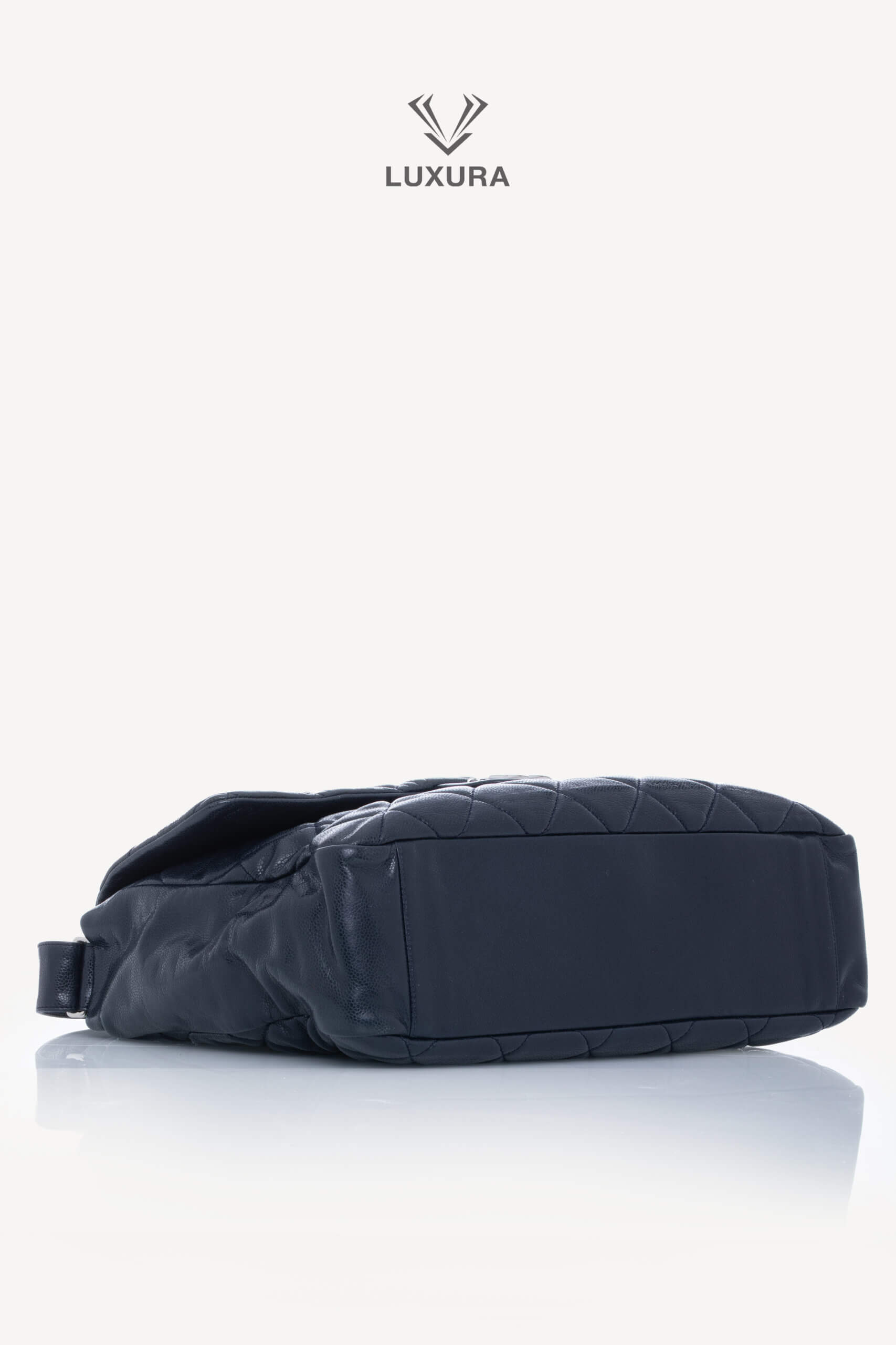 <span style="font-size: 10px;letter-spacing: .15em">HARD TO FIND</span><br>            <strong>CHANEL</strong><br>            <div style="margin-top:10px;font-size:16px">Quilted Soft Glazed Caviar Leather Large Stretch Spirit Messenger Flap Bag Indigo</div><br> - Image 27