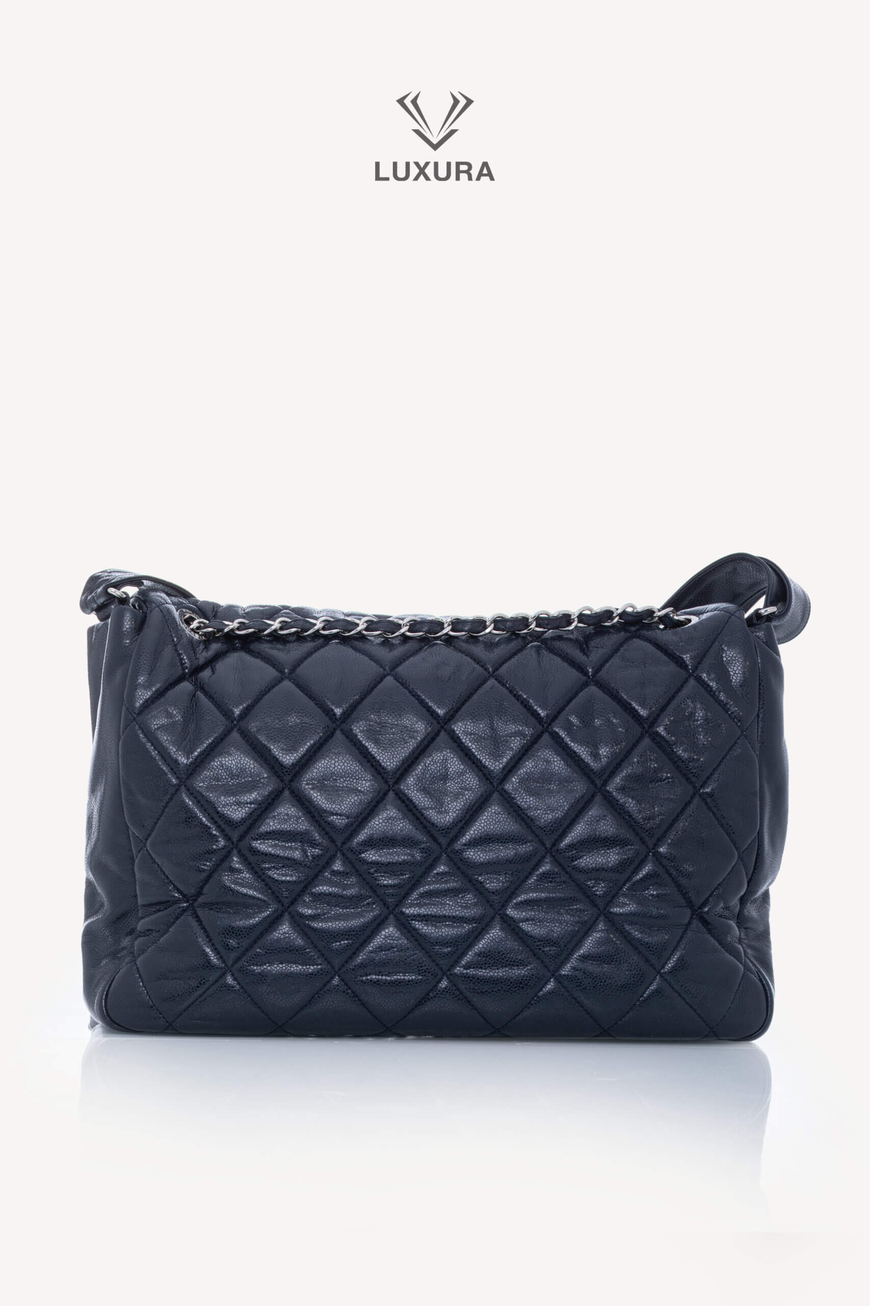 <span style="font-size: 10px;letter-spacing: .15em">HARD TO FIND</span><br>            <strong>CHANEL</strong><br>            <div style="margin-top:10px;font-size:16px">Quilted Soft Glazed Caviar Leather Large Stretch Spirit Messenger Flap Bag Indigo</div><br> - Image 10