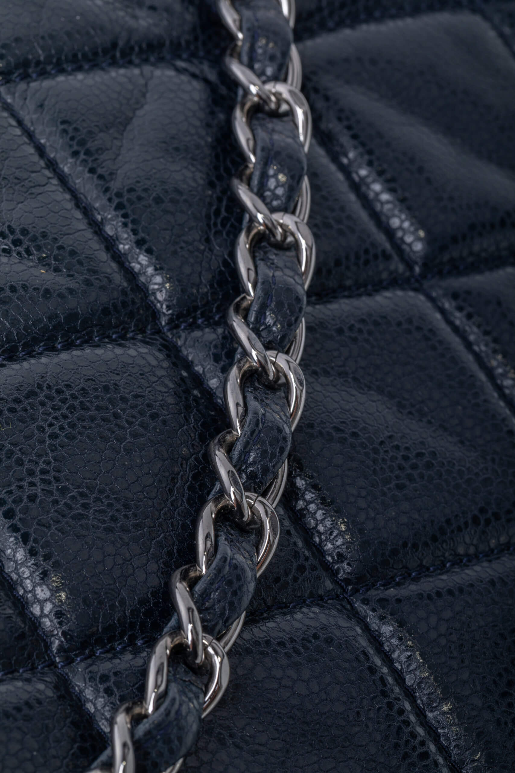 <span style="font-size: 10px;letter-spacing: .15em">HARD TO FIND</span><br>            <strong>CHANEL</strong><br>            <div style="margin-top:10px;font-size:16px">Quilted Soft Glazed Caviar Leather Large Stretch Spirit Messenger Flap Bag Indigo</div><br> - Image 20