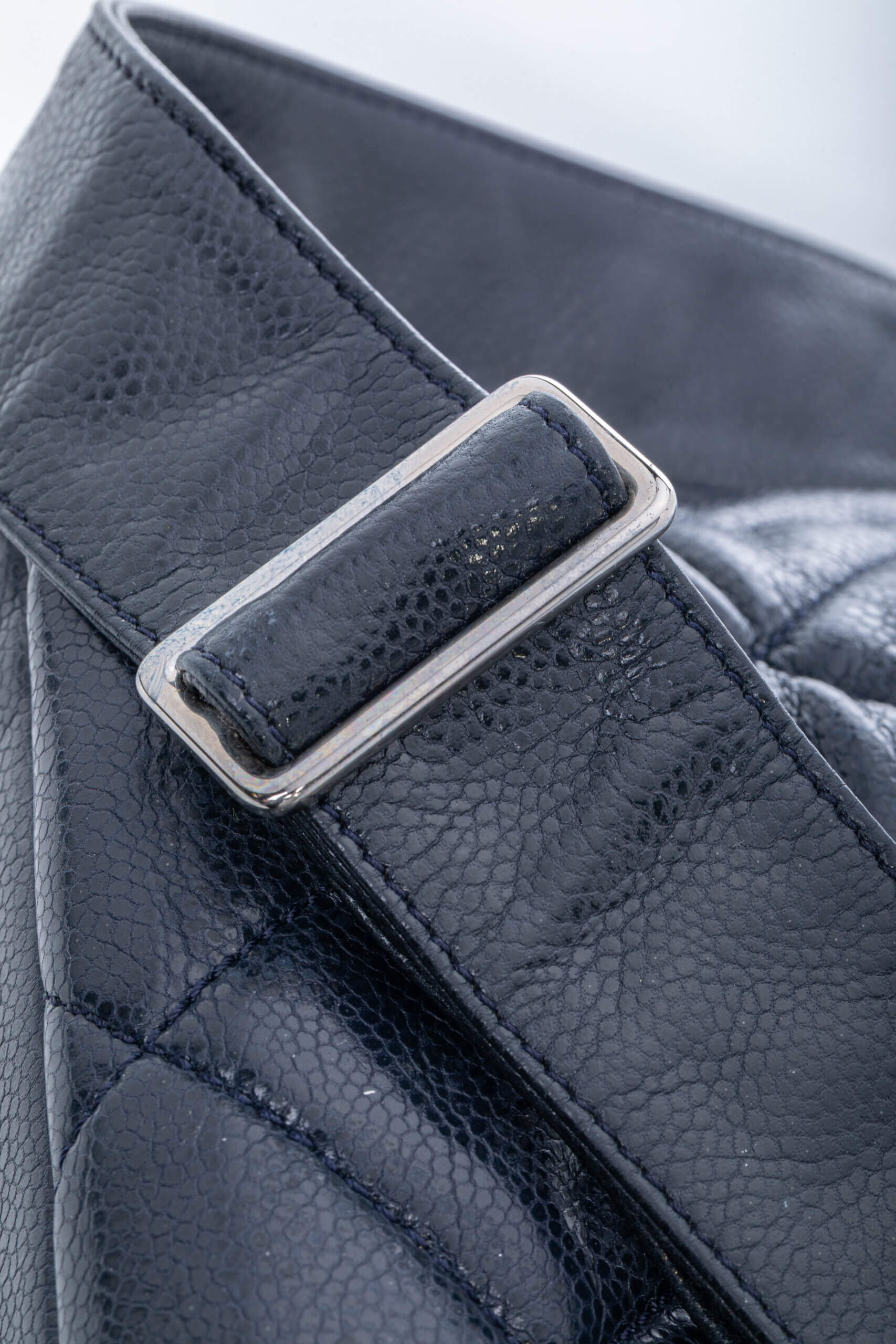 <span style="font-size: 10px;letter-spacing: .15em">HARD TO FIND</span><br>            <strong>CHANEL</strong><br>            <div style="margin-top:10px;font-size:16px">Quilted Soft Glazed Caviar Leather Large Stretch Spirit Messenger Flap Bag Indigo</div><br> - Image 13