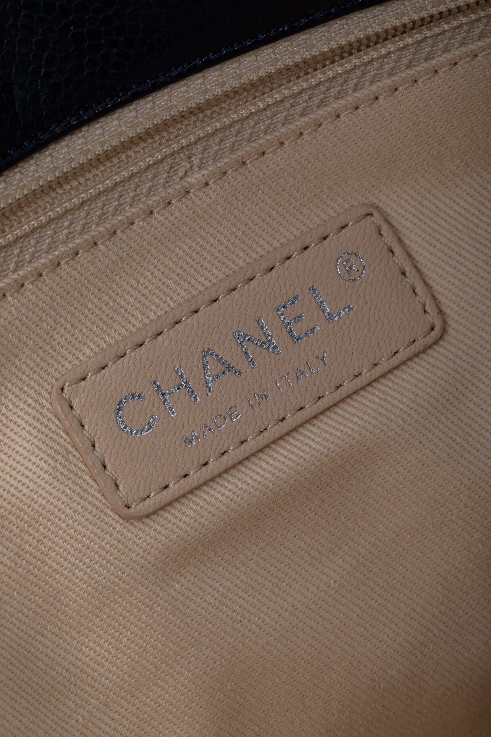 <span style="font-size: 10px;letter-spacing: .15em">HARD TO FIND</span><br>            <strong>CHANEL</strong><br>            <div style="margin-top:10px;font-size:16px">Quilted Soft Glazed Caviar Leather Large Stretch Spirit Messenger Flap Bag Indigo</div><br> - Image 24