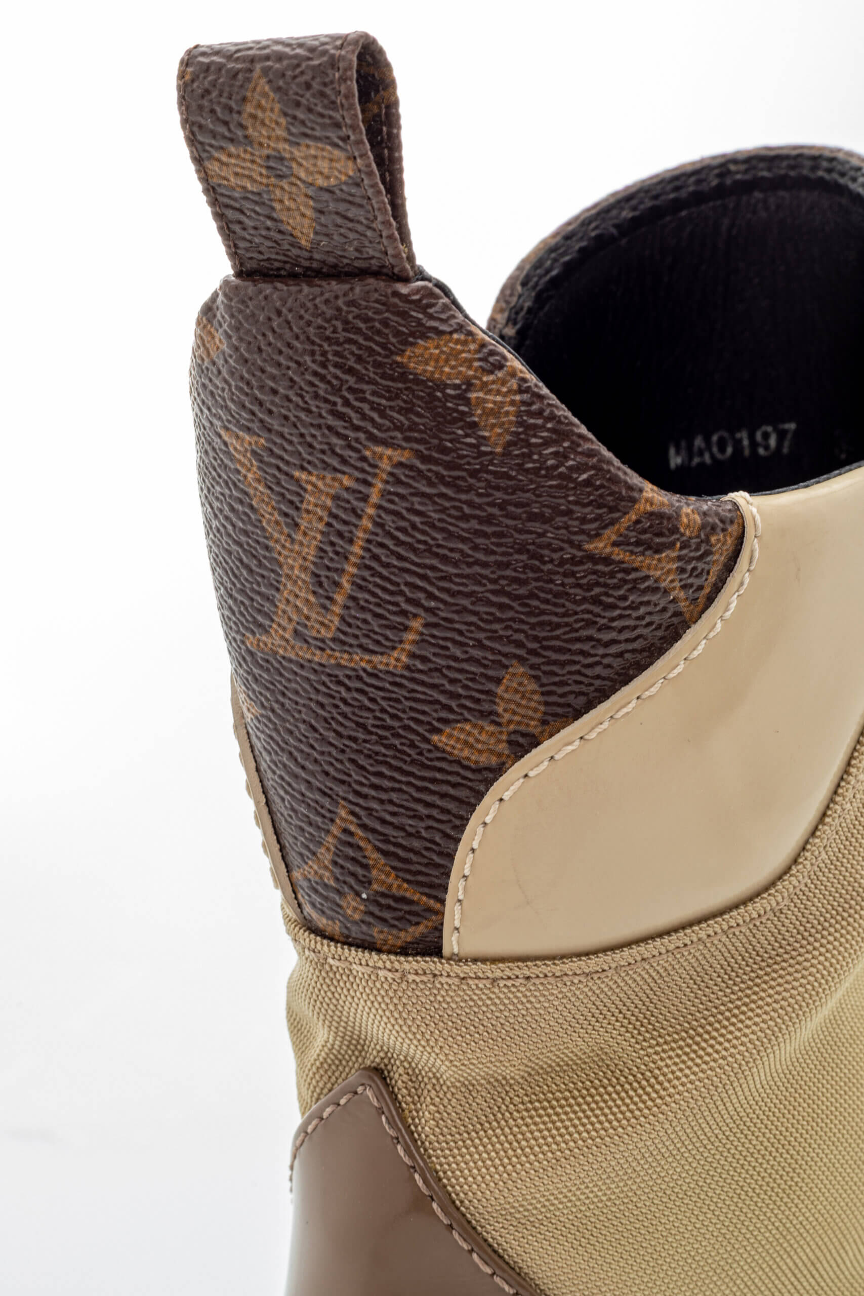Incaltaminte | LOUIS VUITTON Laureate Platform Desert Boots Calfskin Monogram Beige 39.5