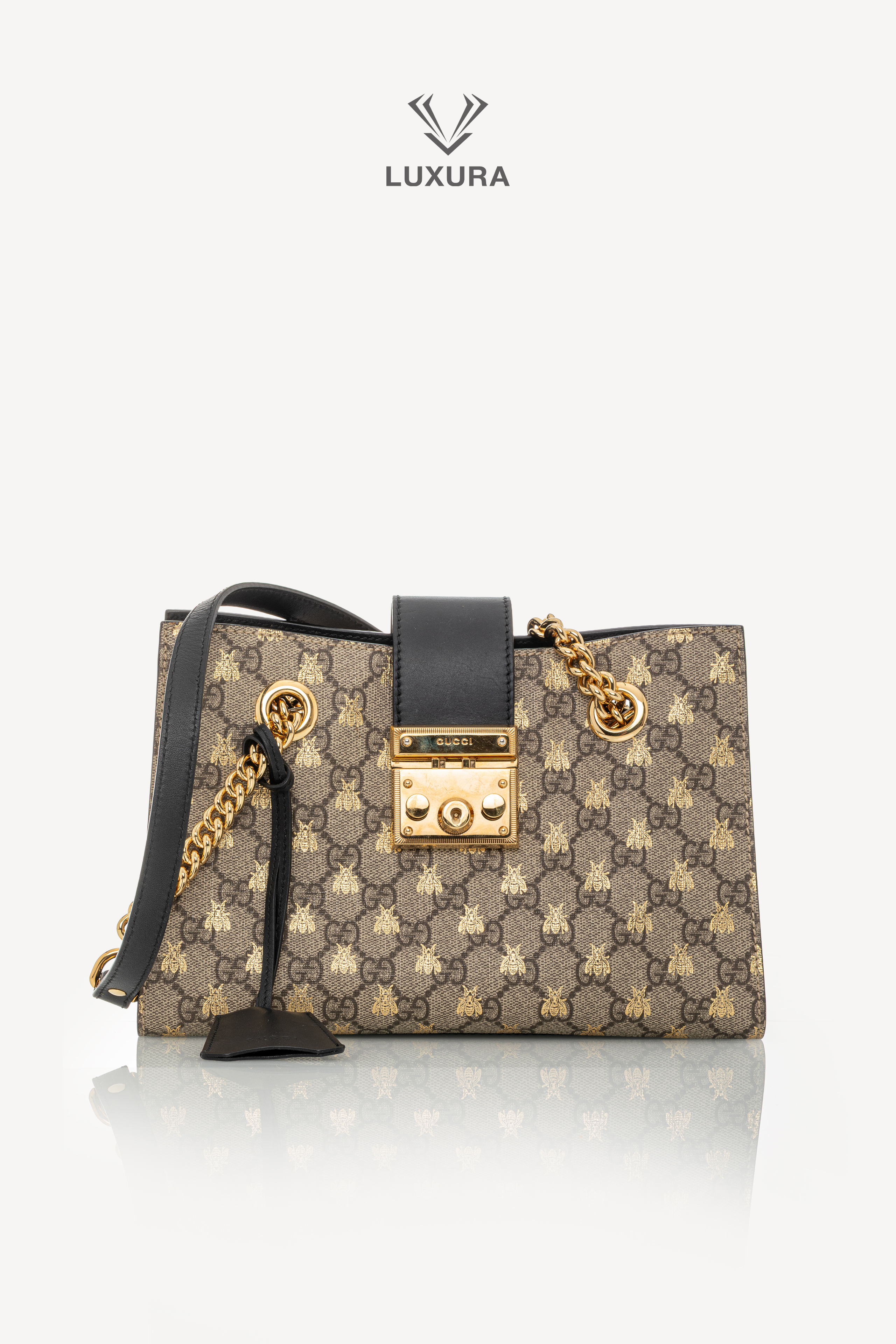<span style="font-size: 10px;letter-spacing: .15em">HARD TO FIND</span><br>            <strong>GUCCI</strong><br>            <div style="margin-top:10px;font-size:16px">GG Supreme Monogram Bees Small Padlock Tote Beige Oro Black</div><br> - Image 3