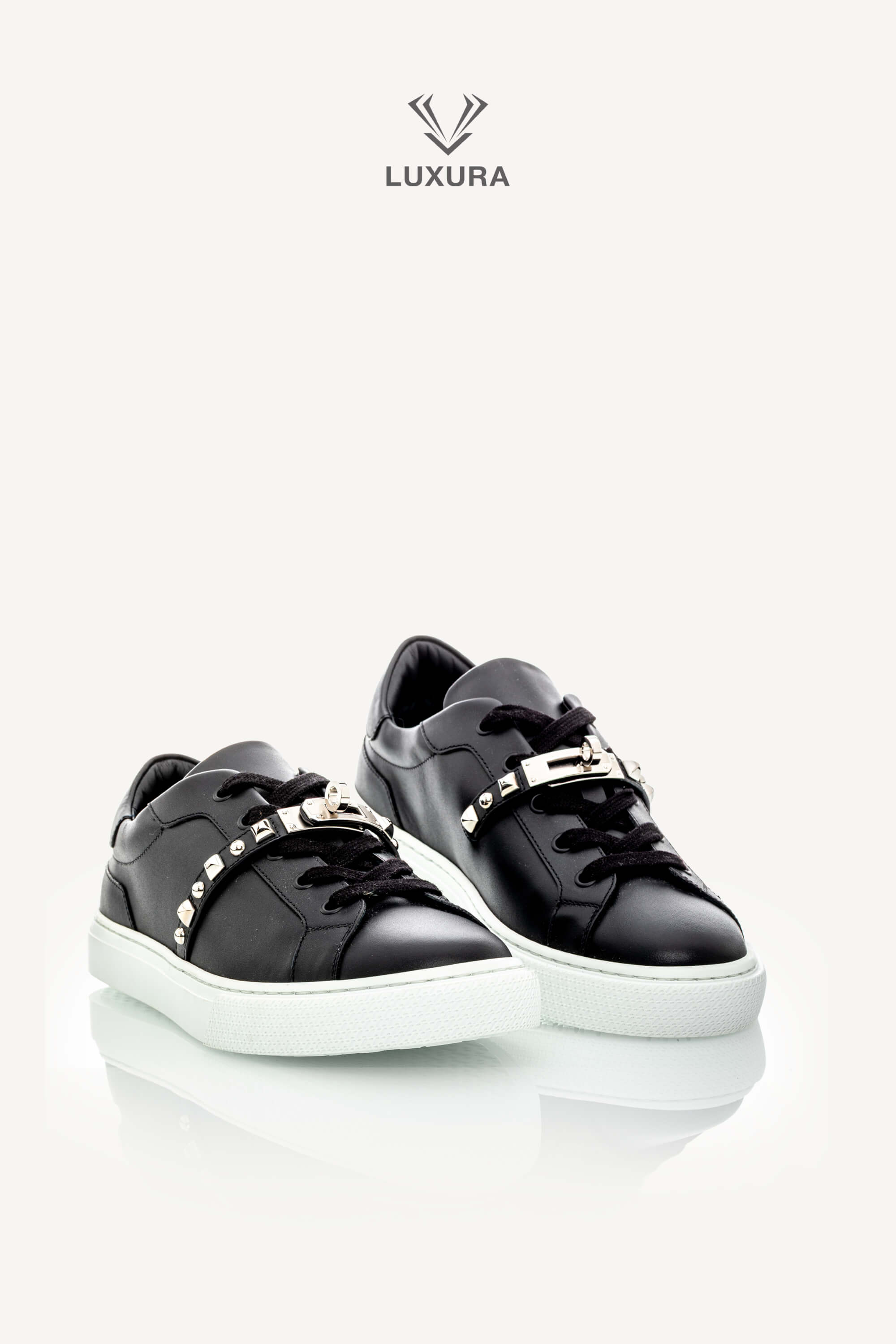 <span style="font-size: 10px;letter-spacing: .15em">HARD TO FIND</span><br> <strong>HERMES</strong><br> <div style="margin-top:10px;font-size:16px">Day Sneaker Black with Medor Studs 40</div><br> - Image 5