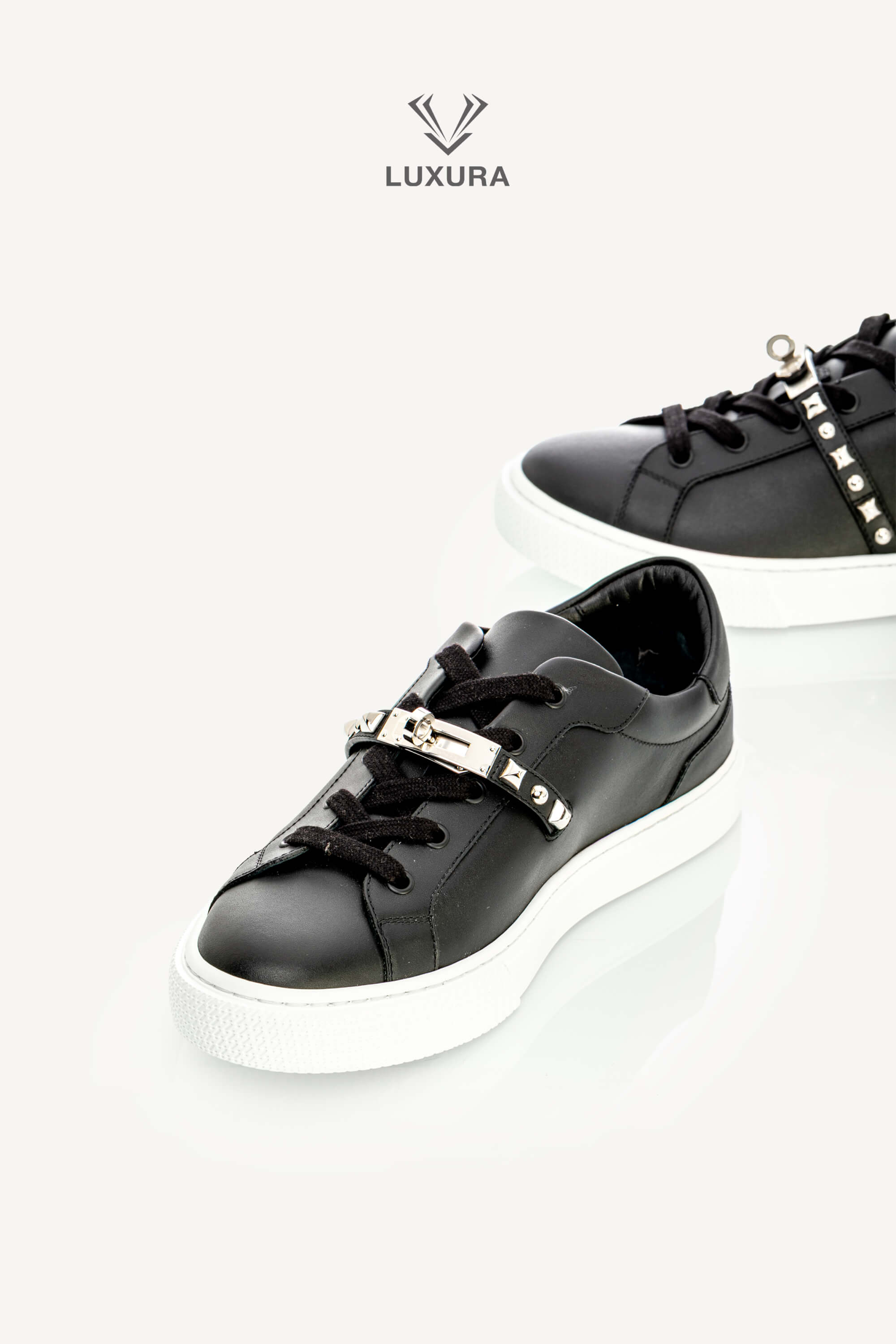 <span style="font-size: 10px;letter-spacing: .15em">HARD TO FIND</span><br> <strong>HERMES</strong><br> <div style="margin-top:10px;font-size:16px">Day Sneaker Black with Medor Studs 40</div><br> - Image 3
