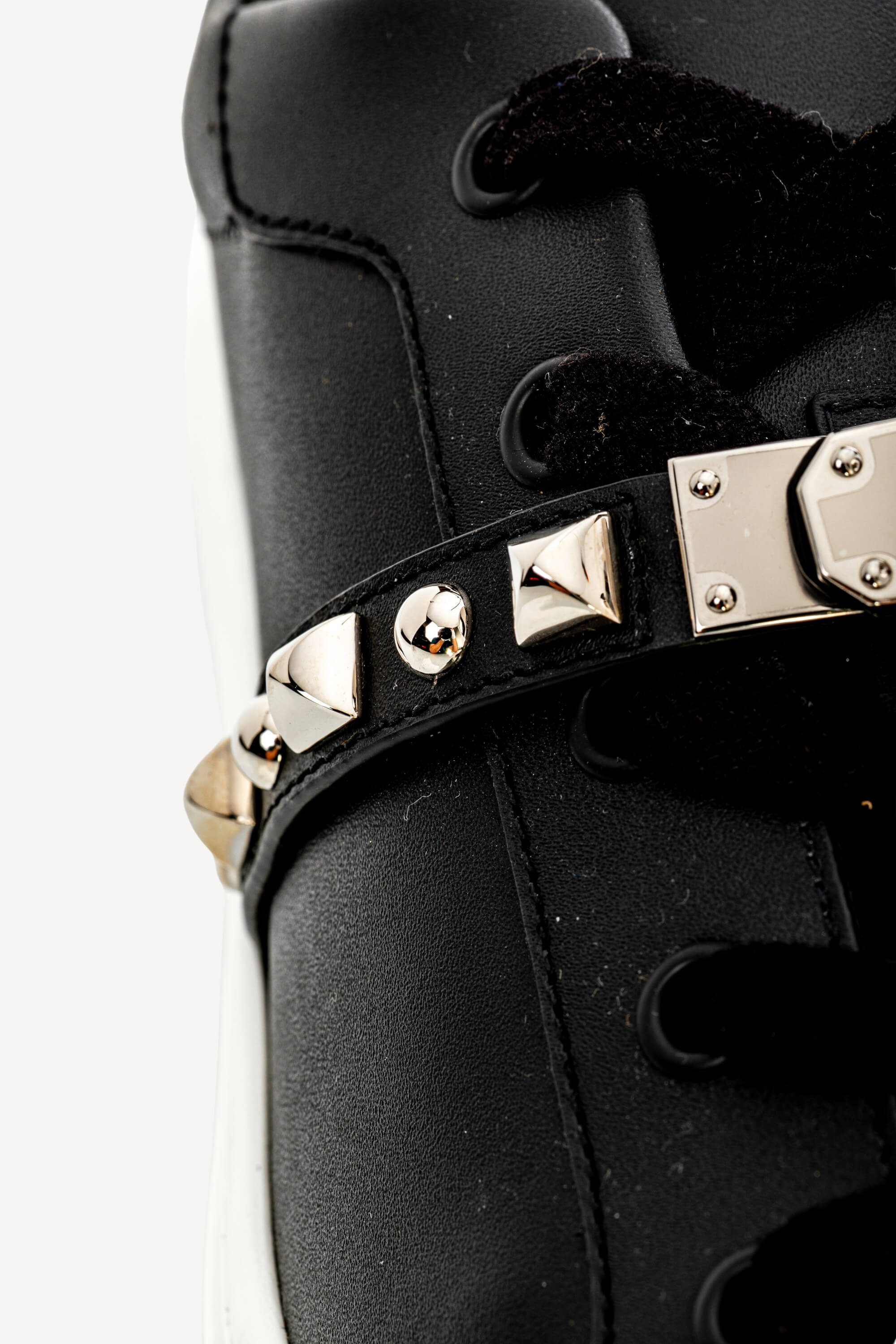 <span style="font-size: 10px;letter-spacing: .15em">HARD TO FIND</span><br> <strong>HERMES</strong><br> <div style="margin-top:10px;font-size:16px">Day Sneaker Black with Medor Studs 40</div><br> - Image 18
