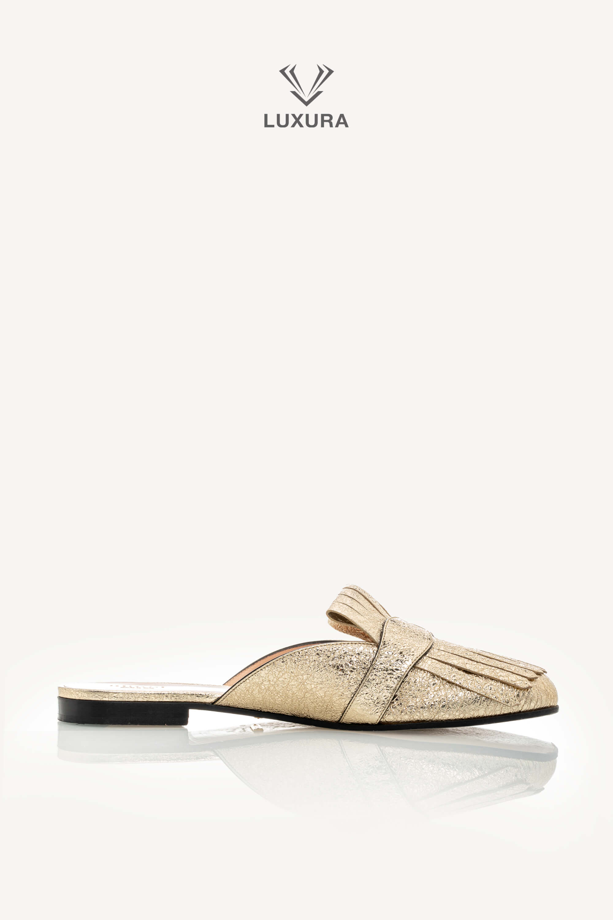 <span style="font-size: 10px;letter-spacing: .15em">BEST DEAL</span><br> <strong>GUCCI</strong><br> <div style="margin-top:10px;font-size:16px">Metallic Marmont Fringed Flat Mules Gold 41 ( true size 40 )</div><br>