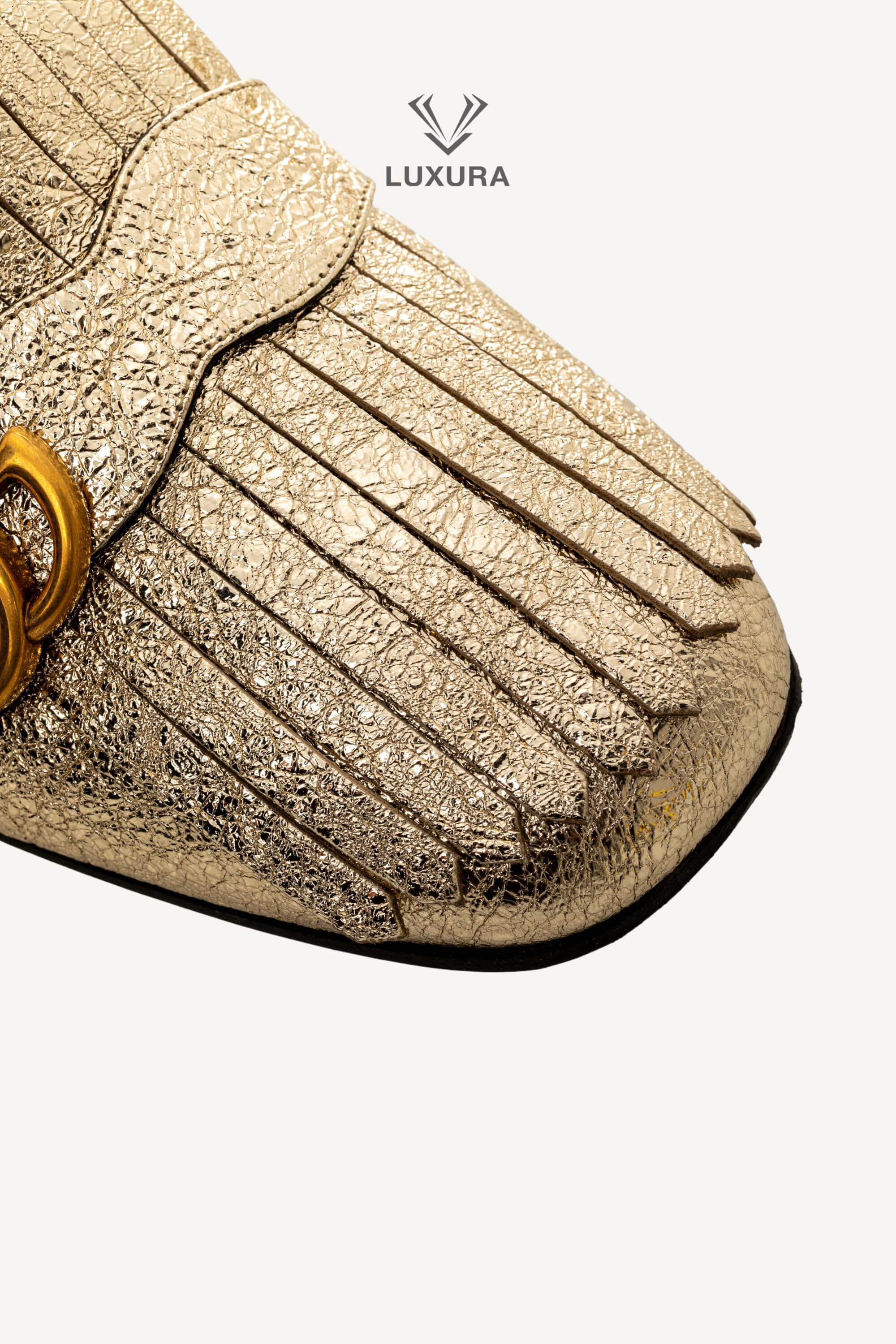 <span style="font-size: 10px;letter-spacing: .15em">BEST DEAL</span><br> <strong>GUCCI</strong><br> <div style="margin-top:10px;font-size:16px">Metallic Marmont Fringed Flat Mules Gold 41 ( true size 40 )</div><br> - Image 12