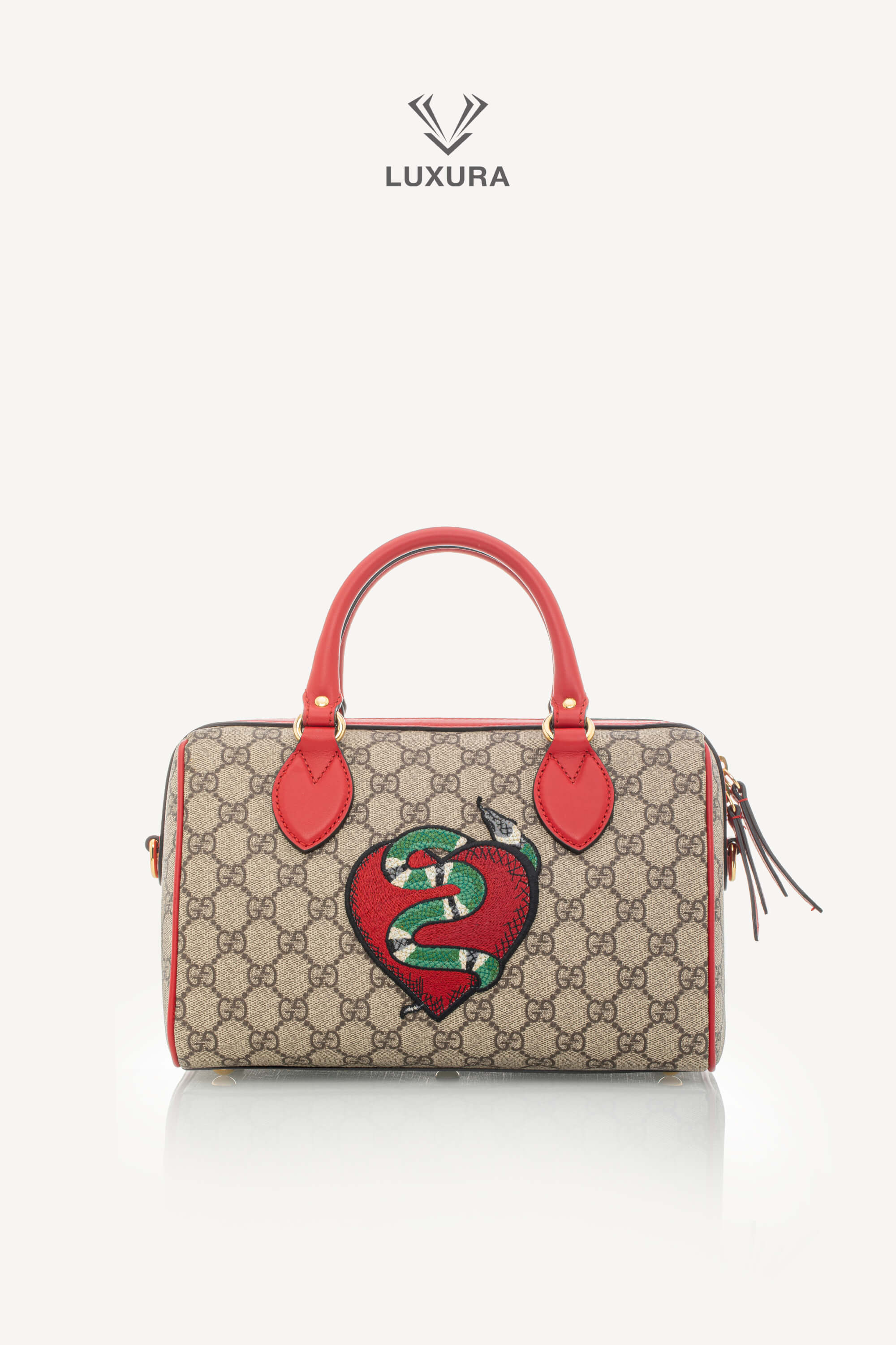 <span style="font-size: 10px;letter-spacing: .15em">BEST DEAL</span><br> <strong>GUCCI</strong><br> <div style="margin-top:10px;font-size:16px">GG Supreme Monogram Kingsnake Heart Embroidered Small Boston Red</div><br> - Image 6