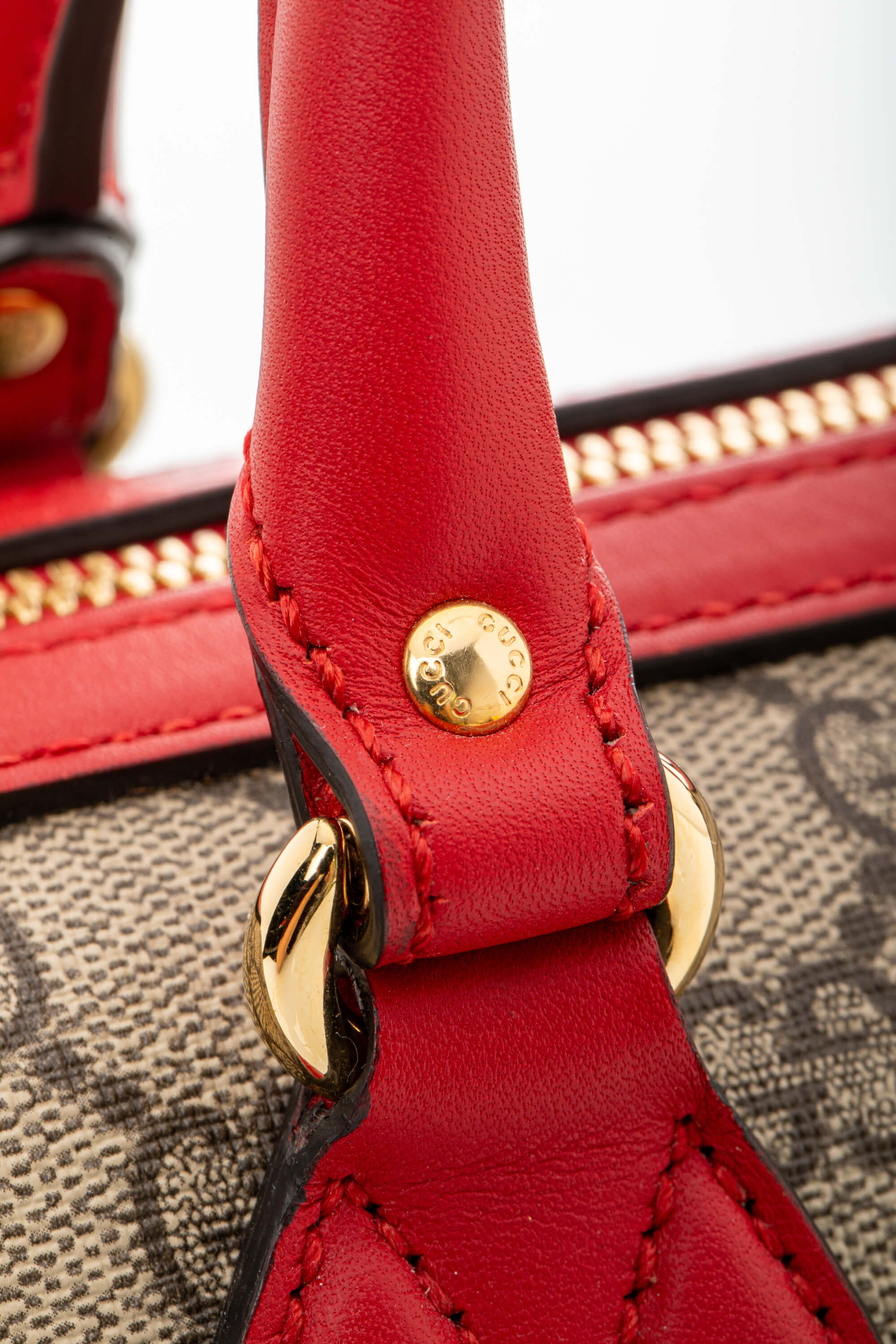 <span style="font-size: 10px;letter-spacing: .15em">BEST DEAL</span><br> <strong>GUCCI</strong><br> <div style="margin-top:10px;font-size:16px">GG Supreme Monogram Kingsnake Heart Embroidered Small Boston Red</div><br> - Image 12