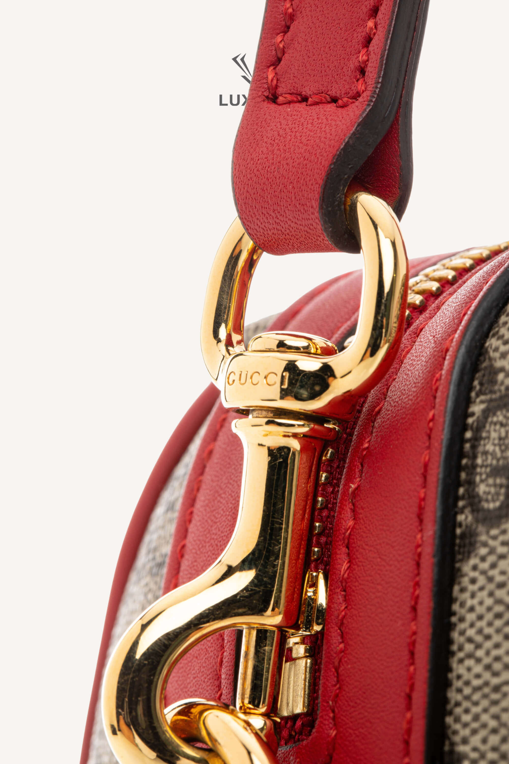 <span style="font-size: 10px;letter-spacing: .15em">BEST DEAL</span><br> <strong>GUCCI</strong><br> <div style="margin-top:10px;font-size:16px">GG Supreme Monogram Kingsnake Heart Embroidered Small Boston Red</div><br> - Image 13